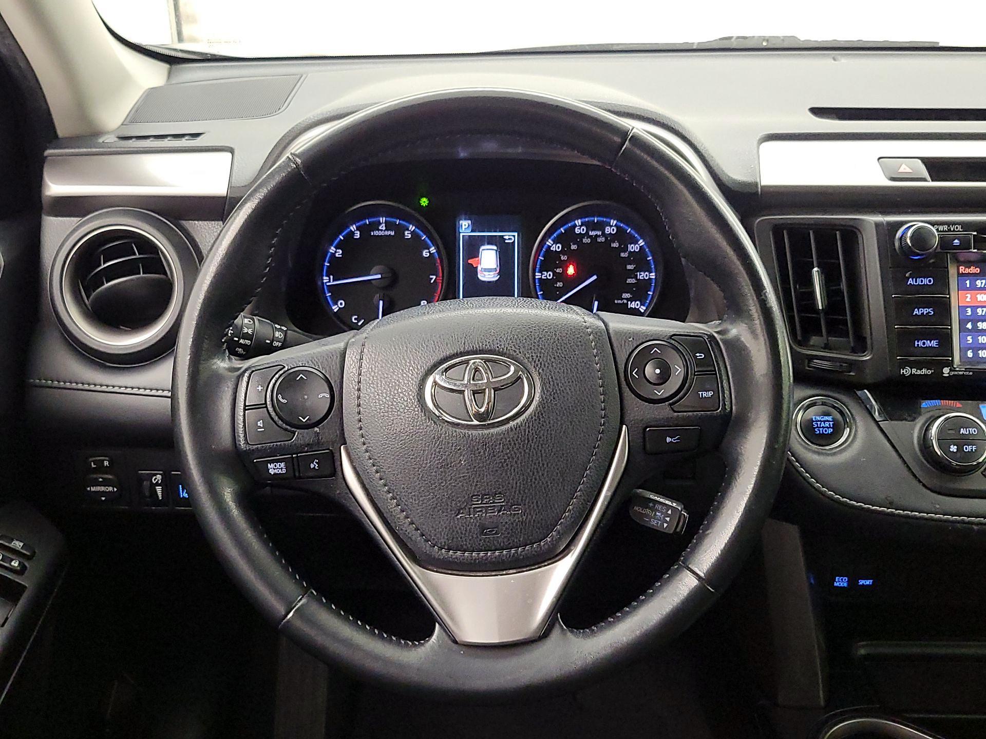 Thumbnail: 2018 Toyota RAV4 - 10
