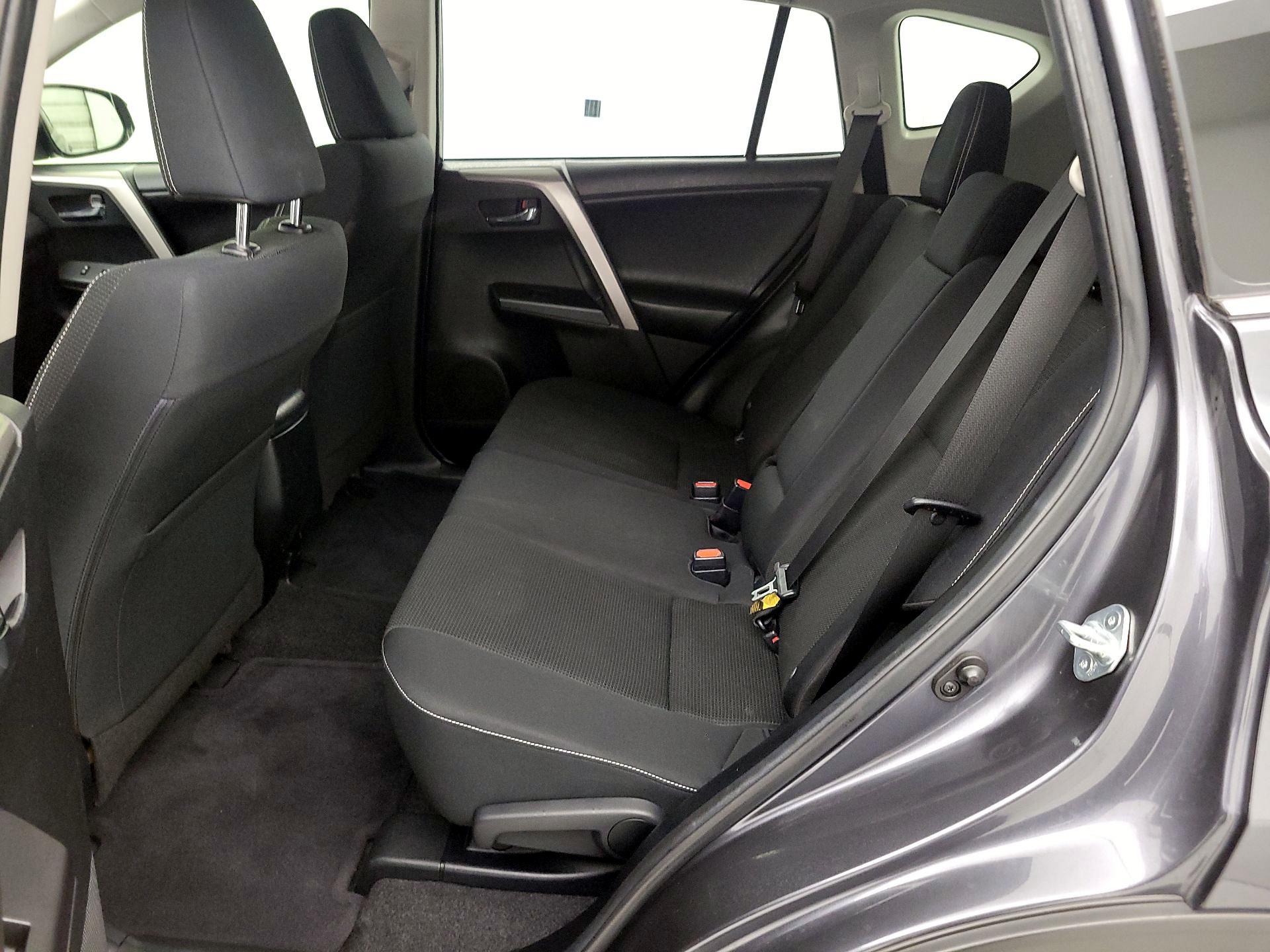 Thumbnail: 2018 Toyota RAV4 - 20