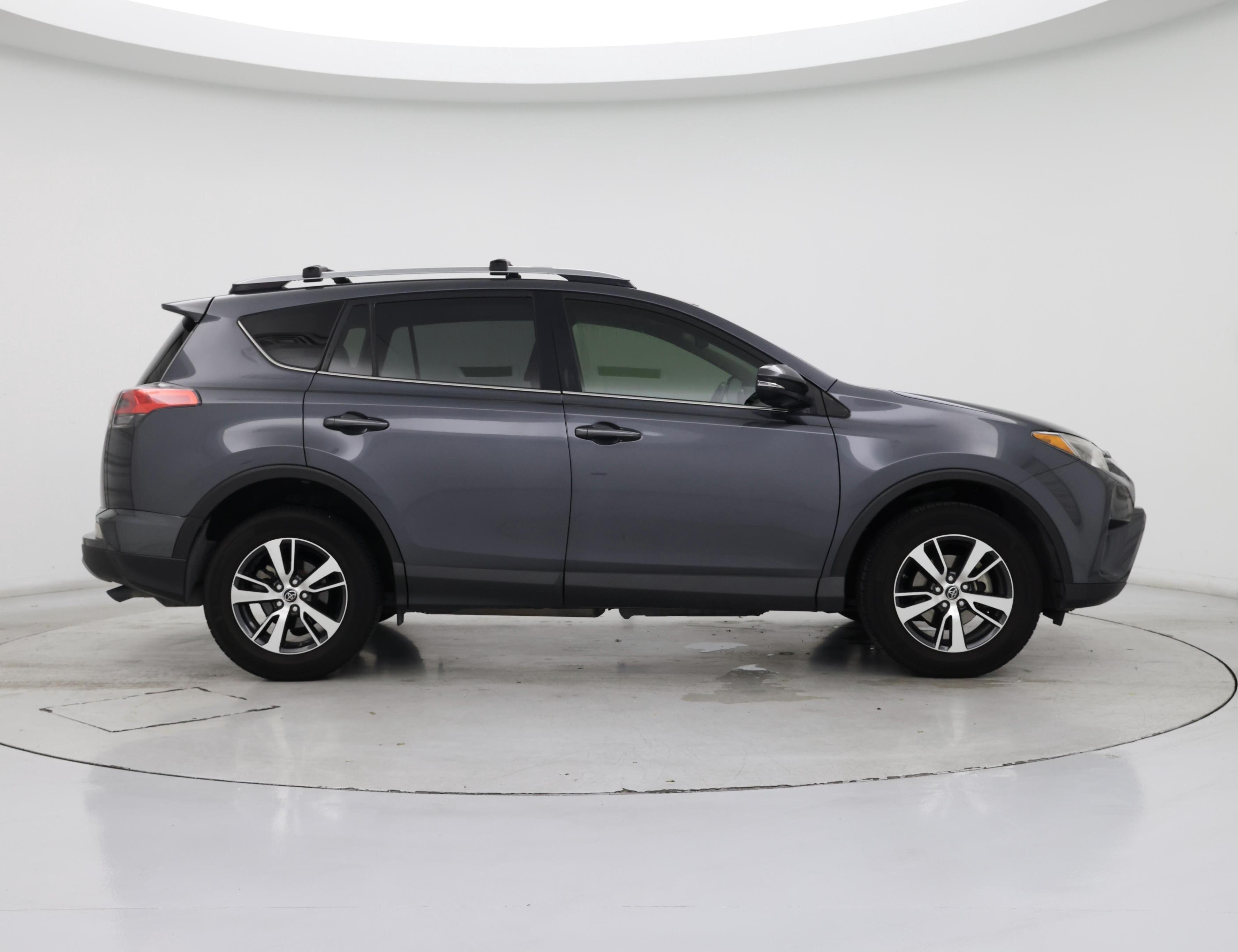 Thumbnail: 2018 Toyota RAV4 - 7