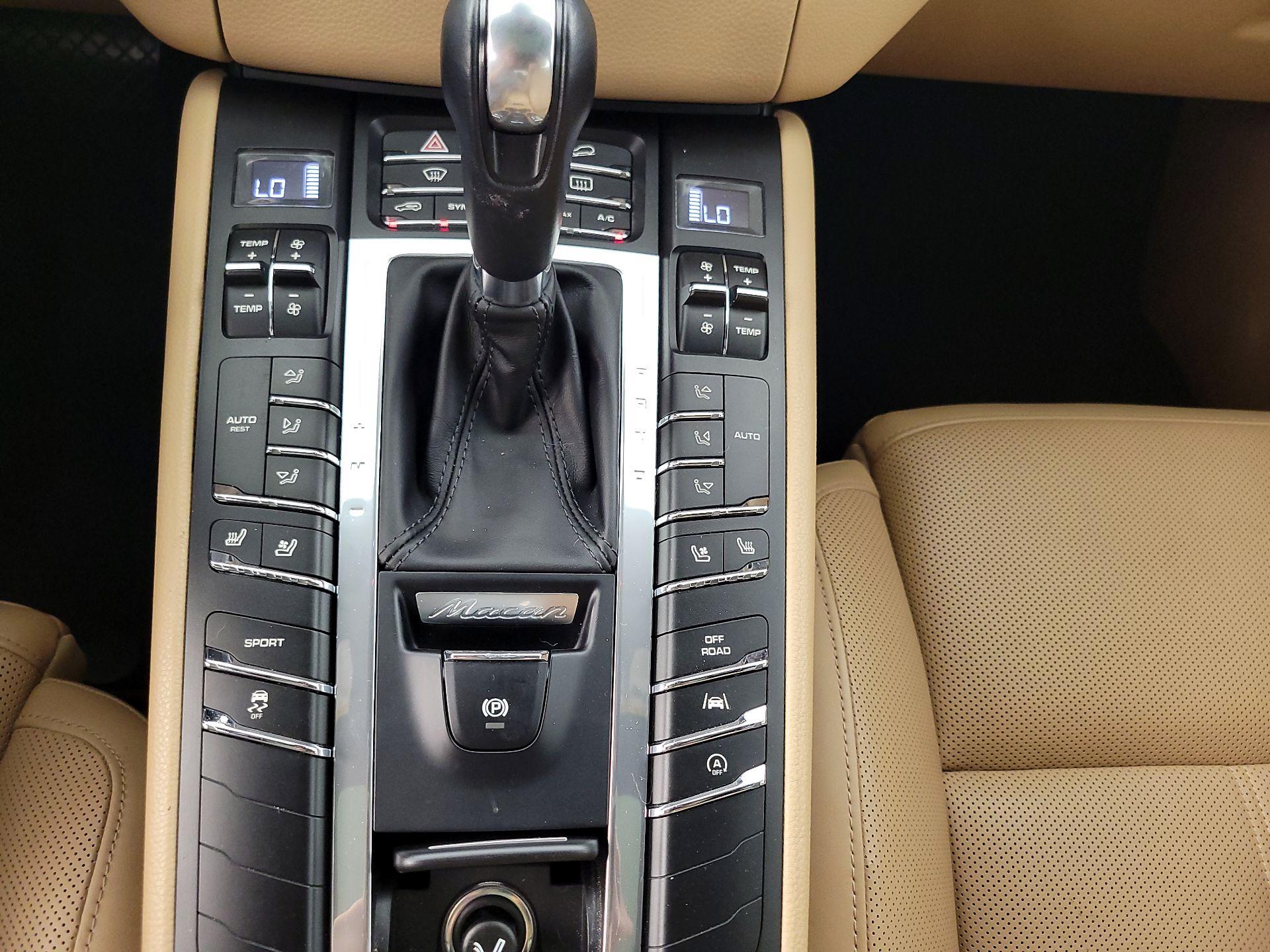 Thumbnail: 2018 Porsche Macan - 17