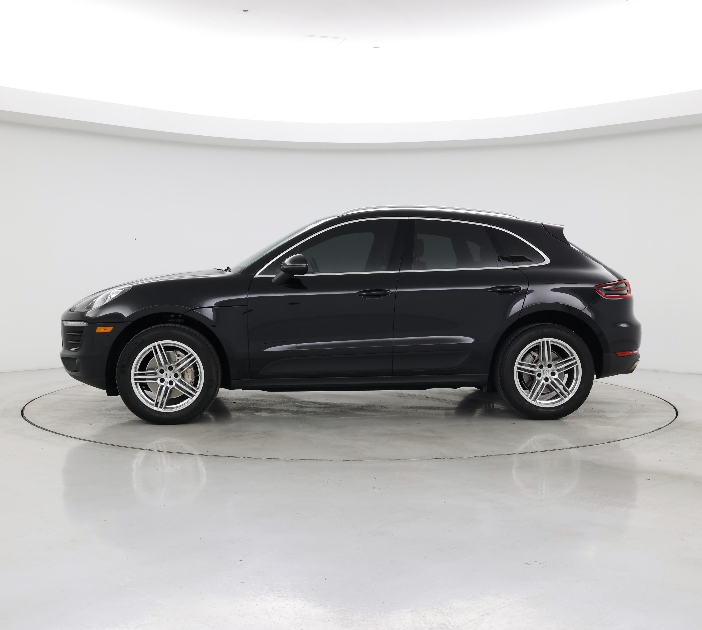 Thumbnail: 2018 Porsche Macan - 3