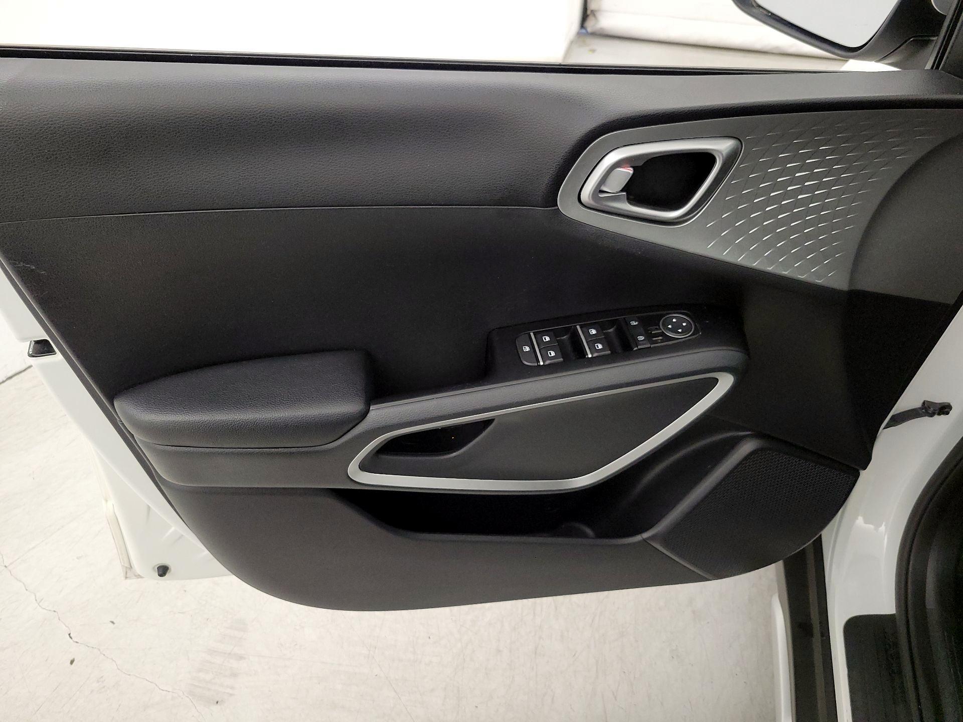 Thumbnail: 2021 Kia Soul - 12