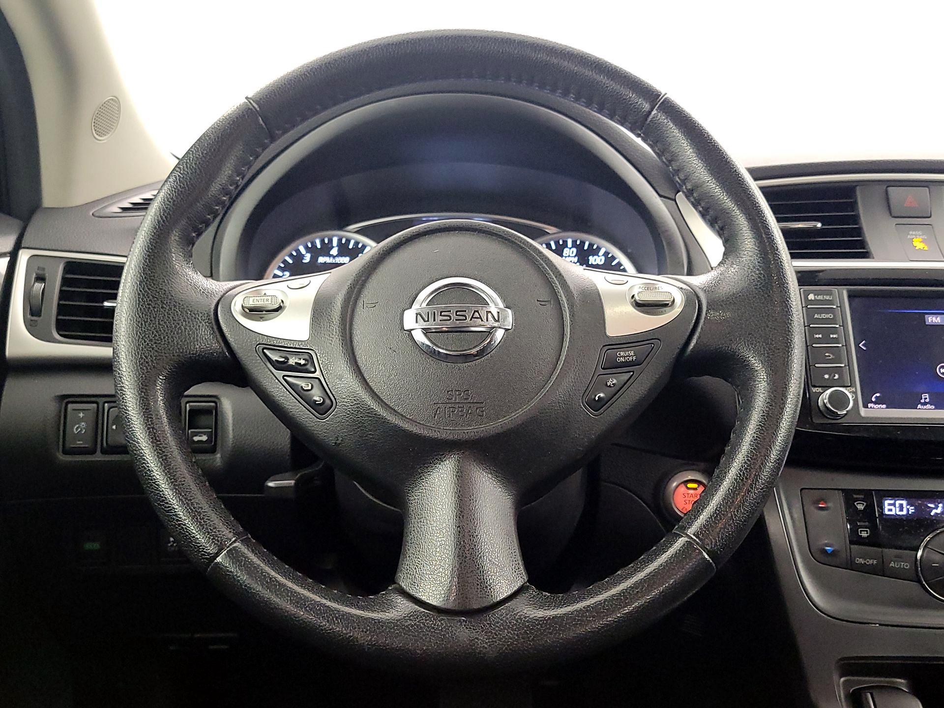 Thumbnail: 2019 Nissan Sentra - 10