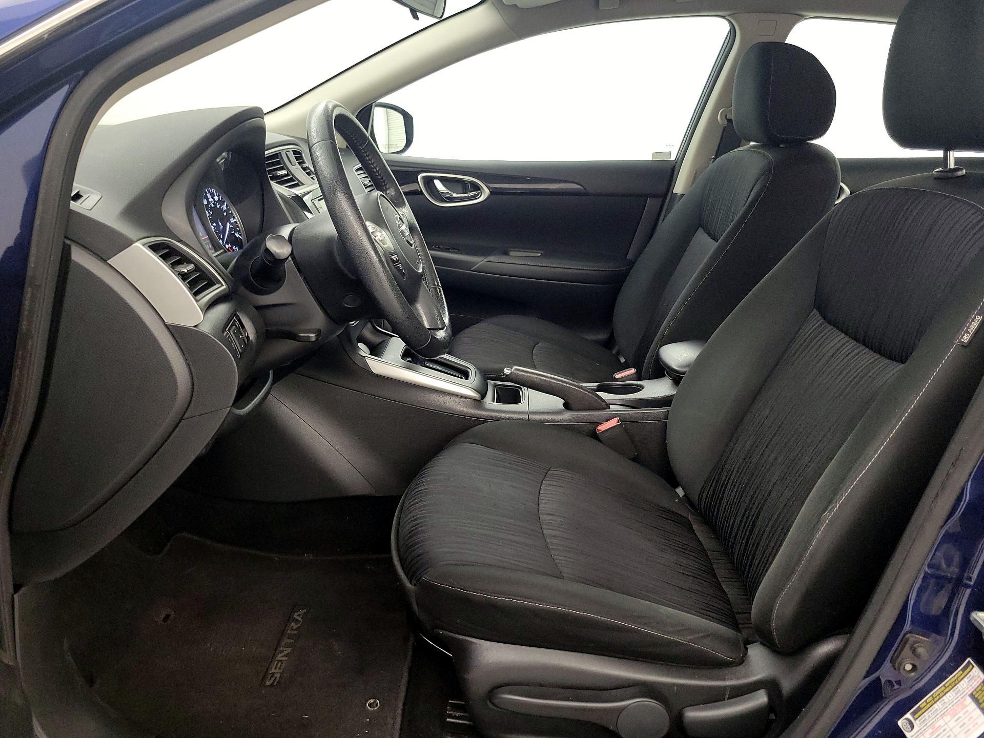 Thumbnail: 2019 Nissan Sentra - 11