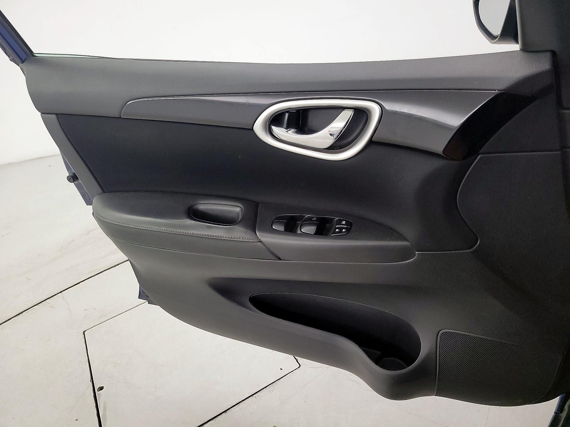 Thumbnail: 2019 Nissan Sentra - 12