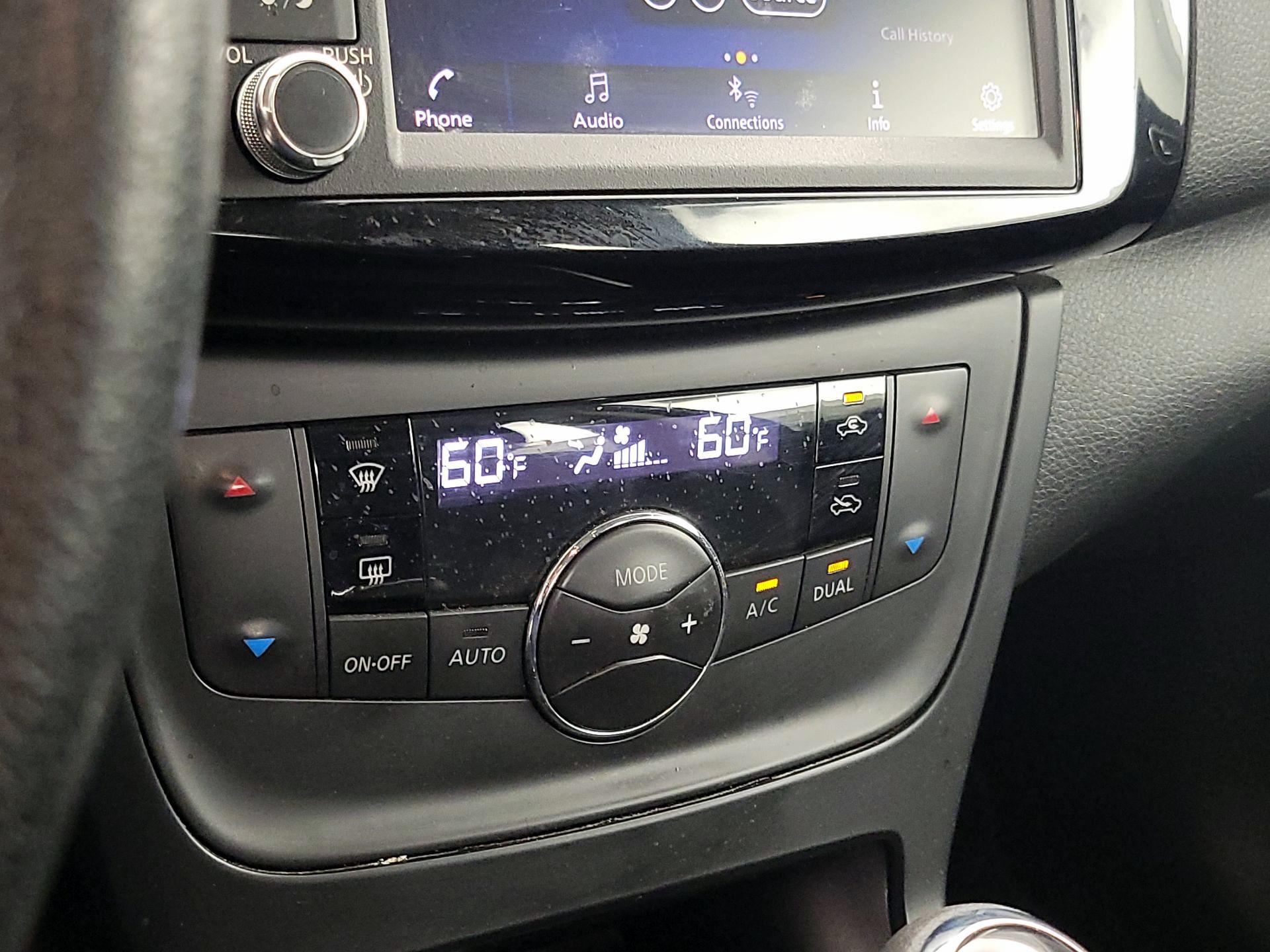Thumbnail: 2019 Nissan Sentra - 16