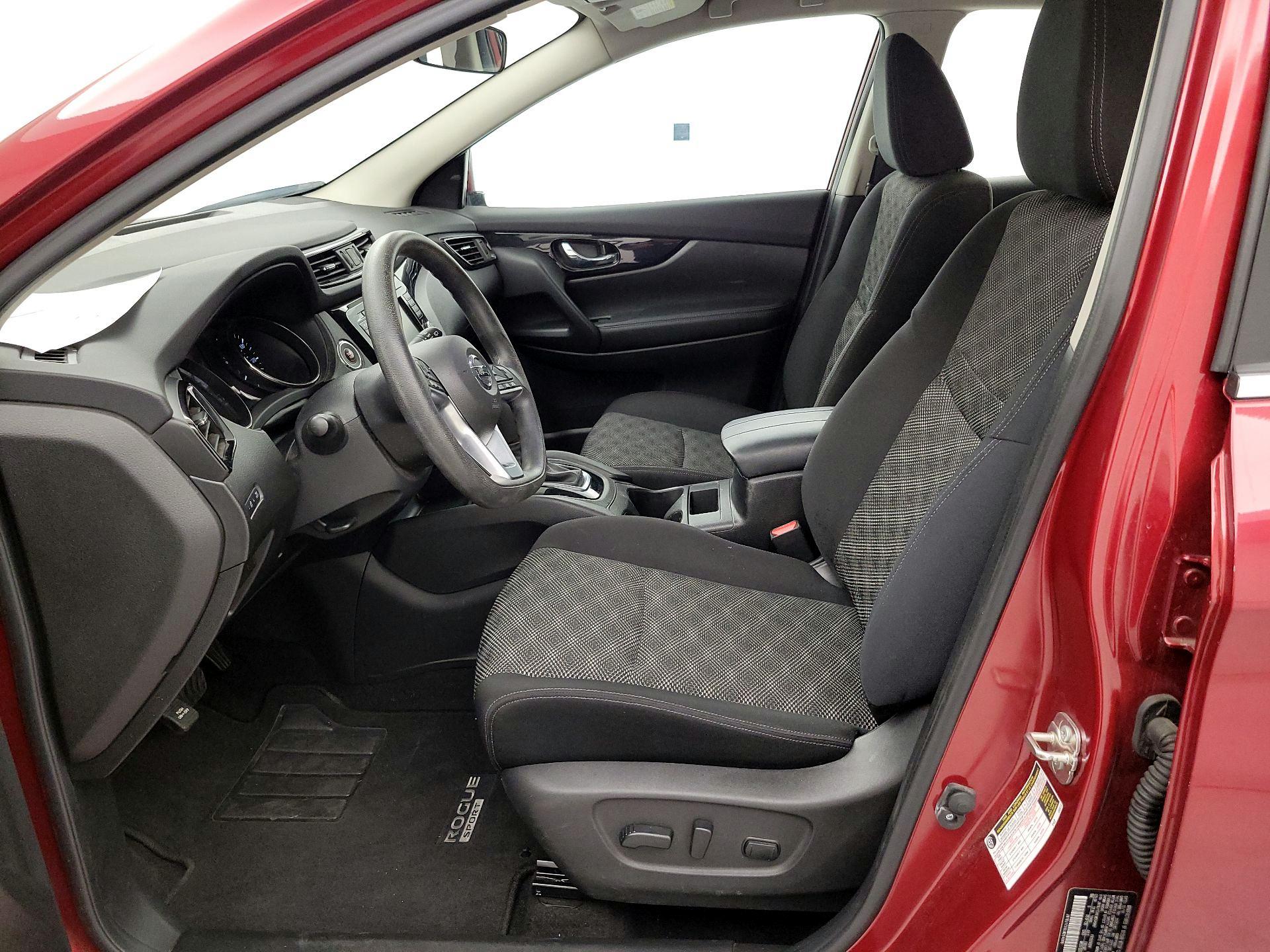 Thumbnail: 2020 Nissan Rogue Sport - 11