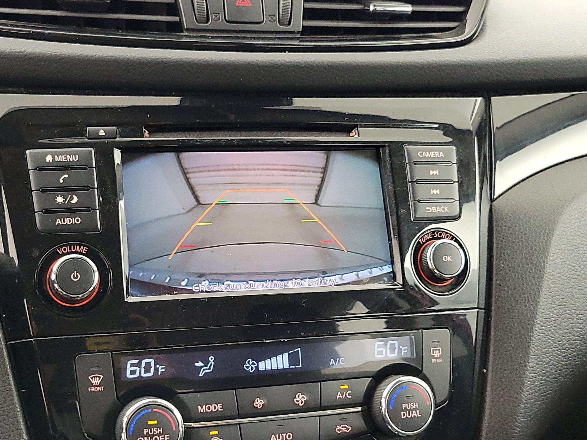 Thumbnail: 2020 Nissan Rogue Sport - 14