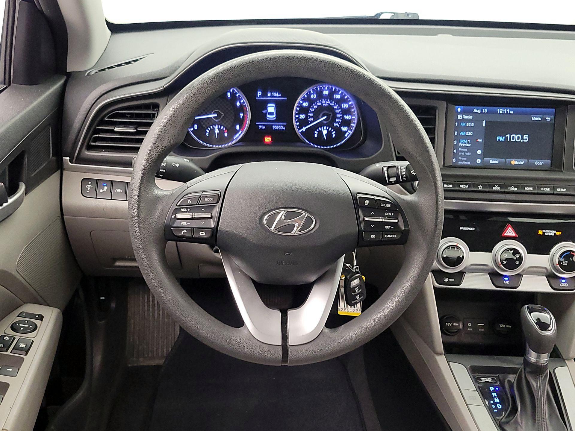 Thumbnail: 2019 Hyundai Elantra - 10