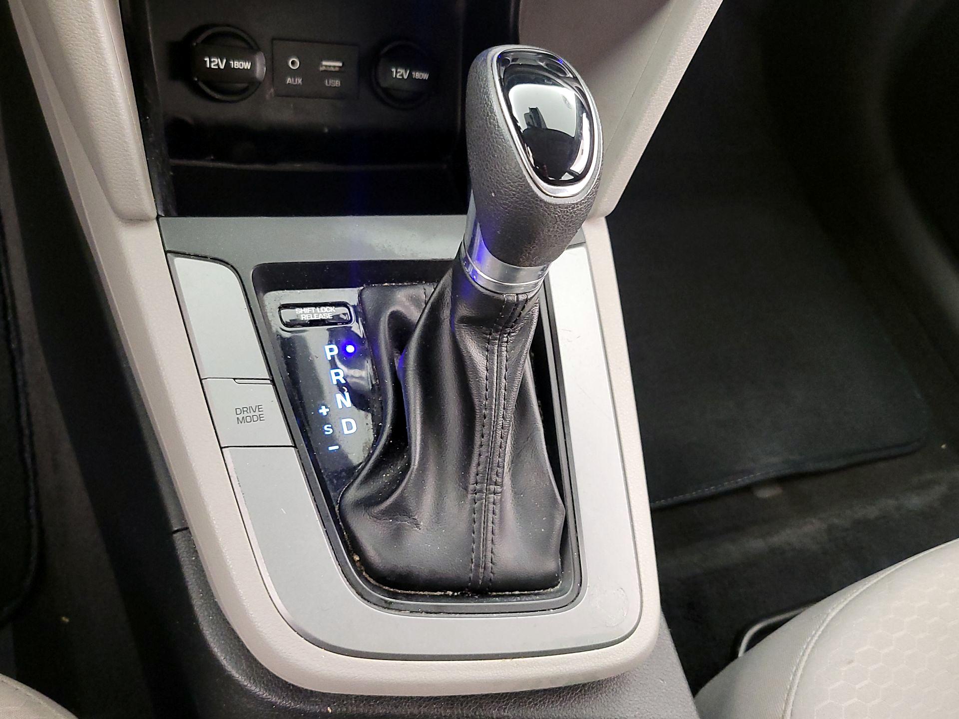 Thumbnail: 2019 Hyundai Elantra - 17
