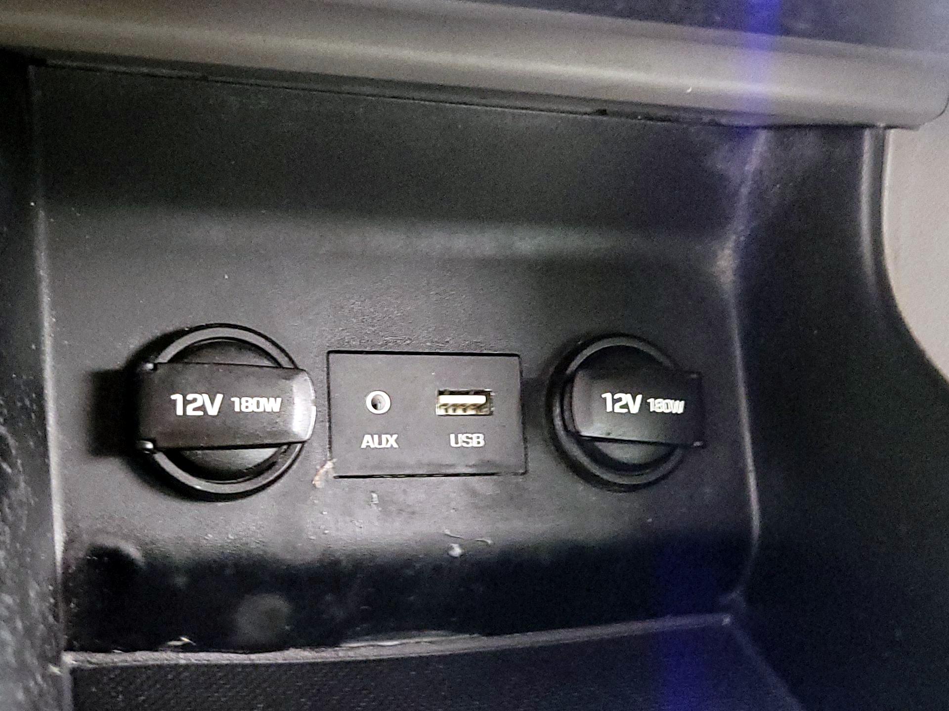 Thumbnail: 2019 Hyundai Elantra - 18