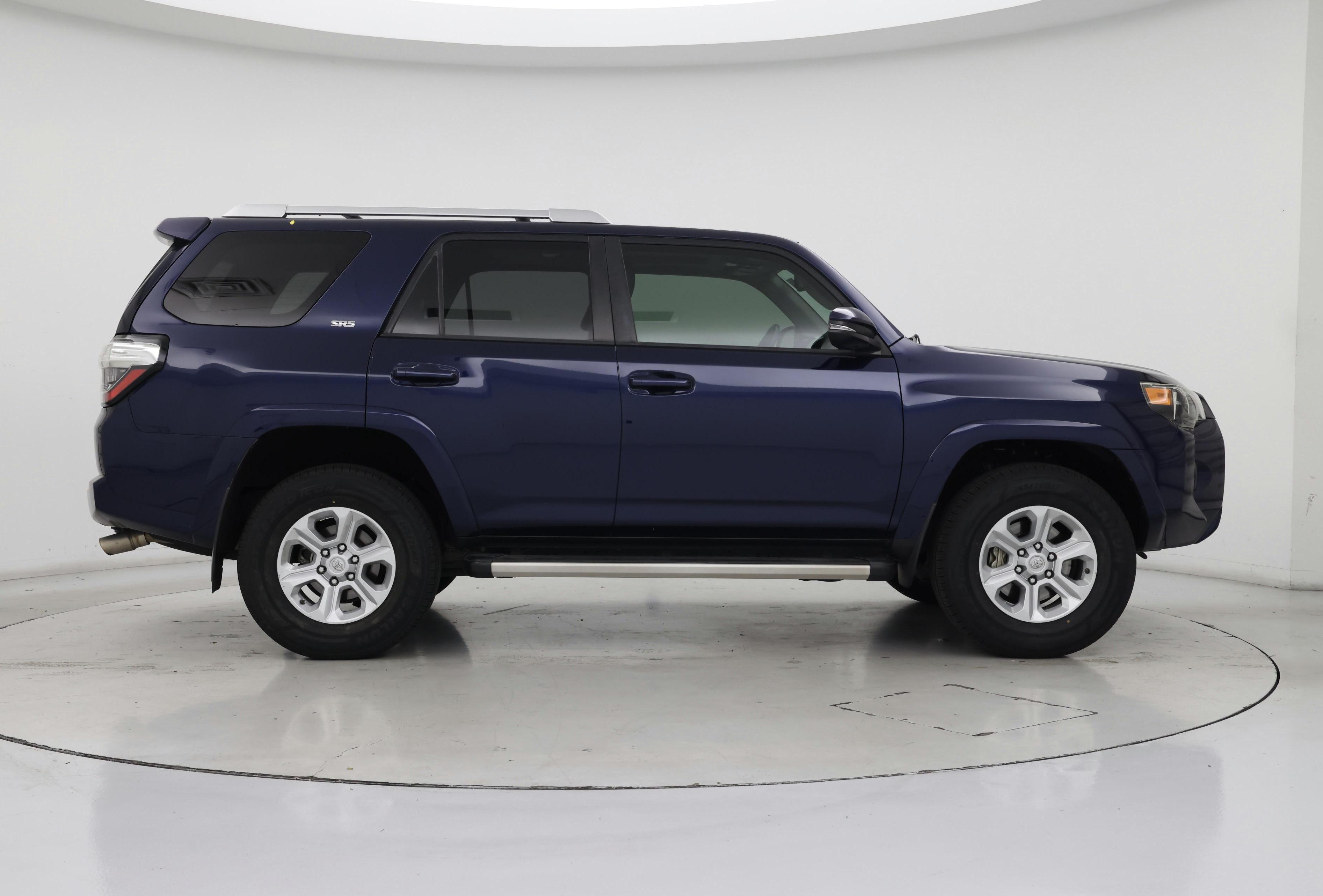 Thumbnail: 2016 Toyota 4Runner - 7