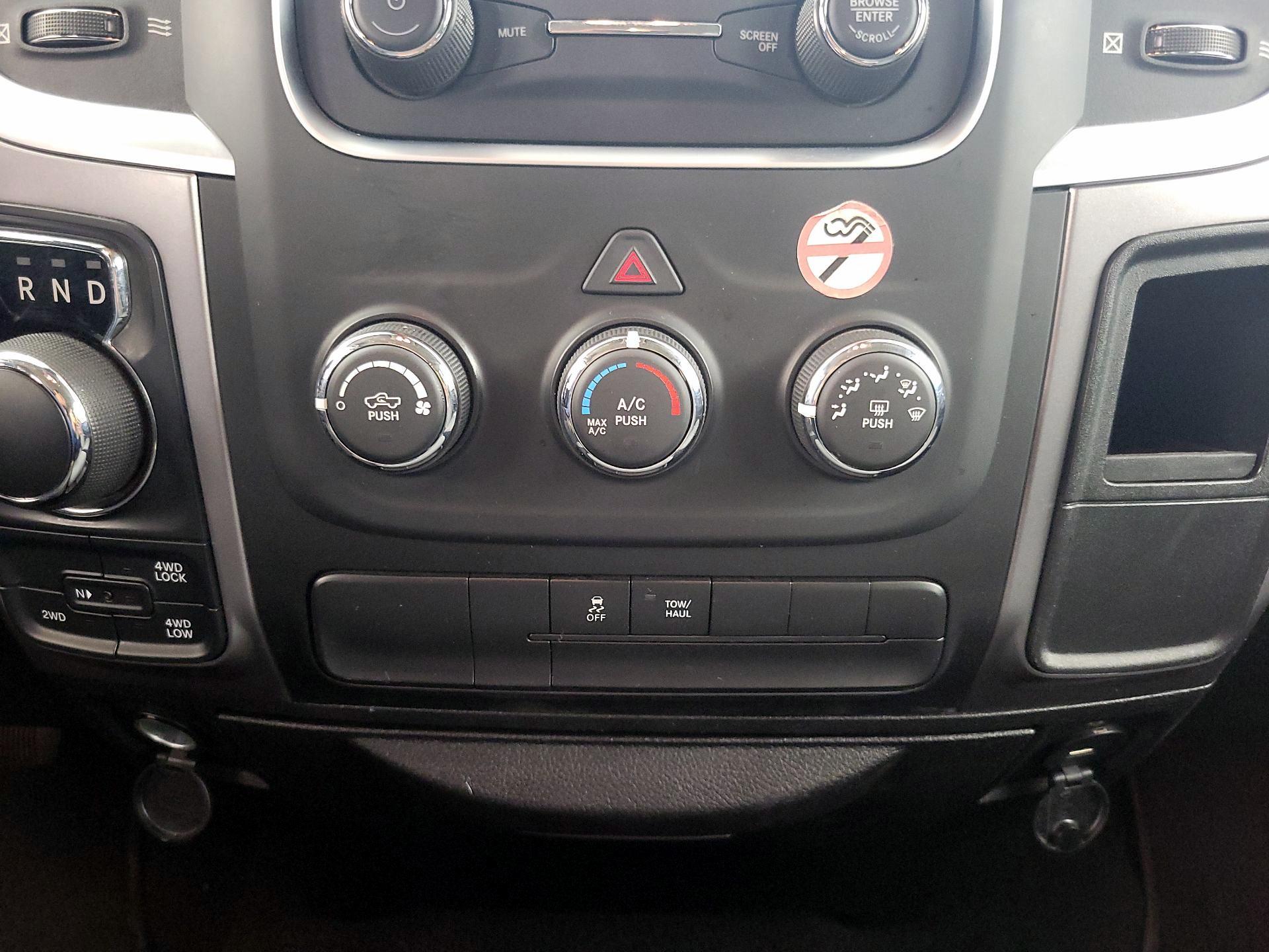 Thumbnail: 2022 RAM 1500 Classic - 16