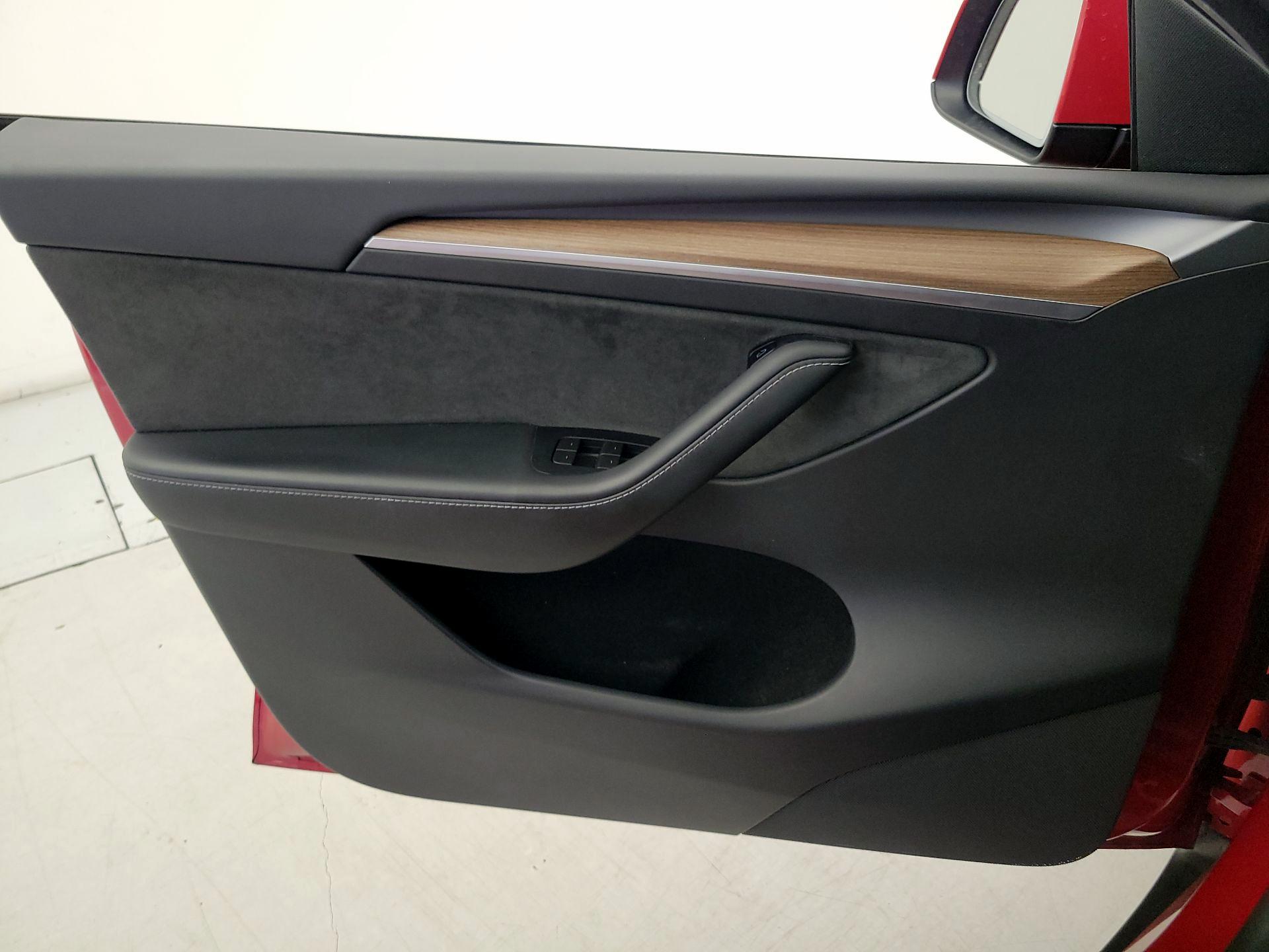 Thumbnail: 2022 Tesla Model Y - 12