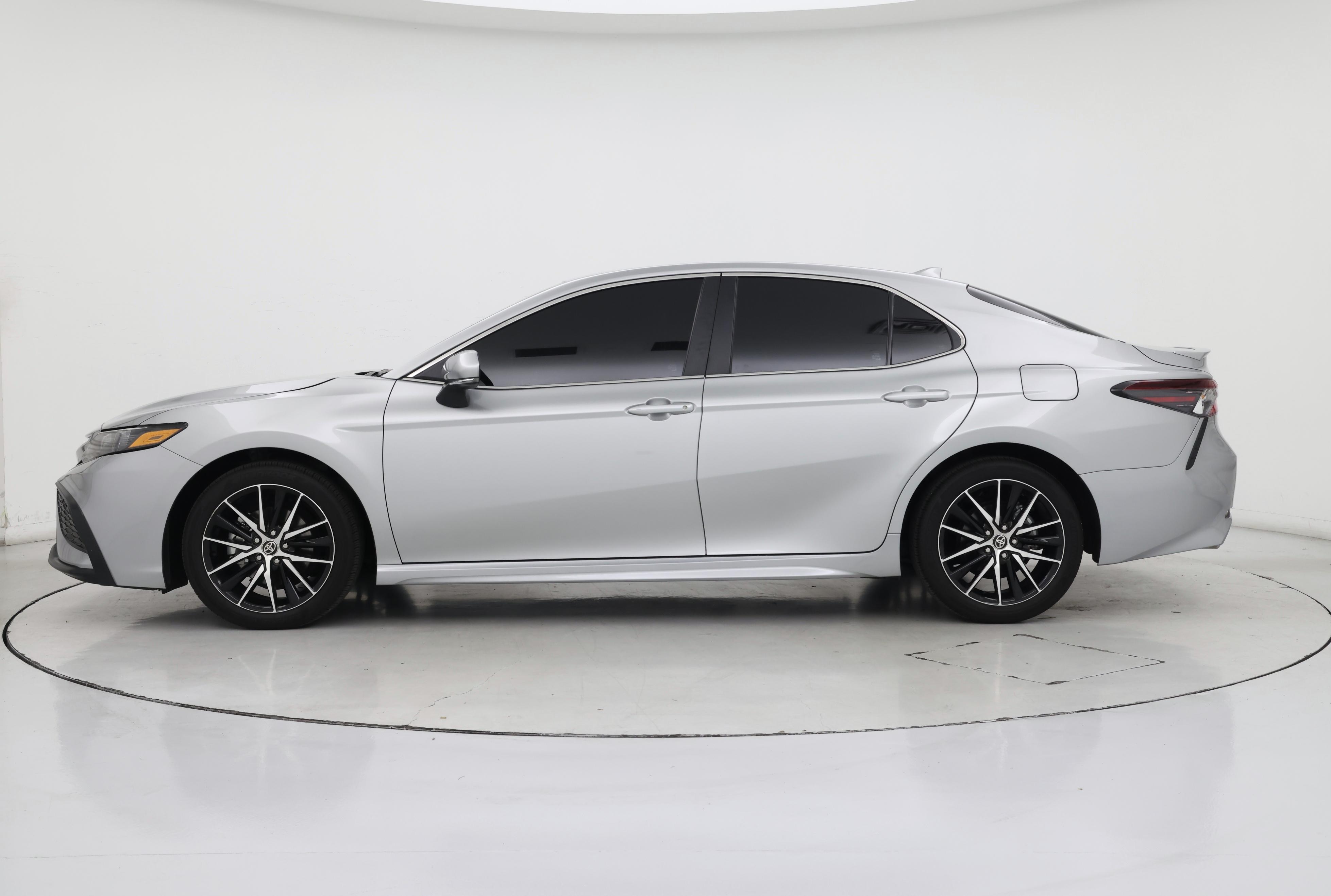 Thumbnail: 2024 Toyota Camry - 3
