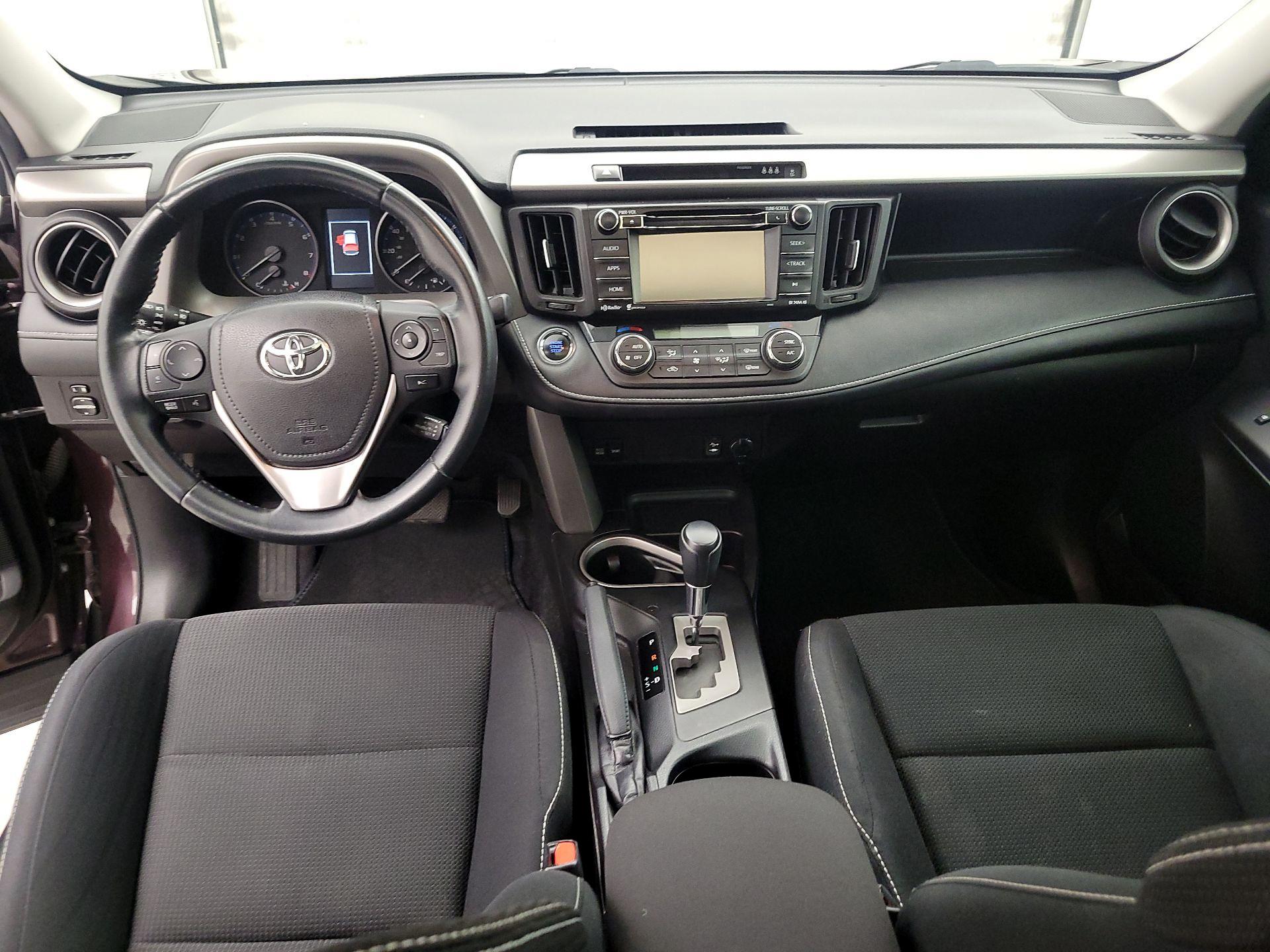 Thumbnail: 2018 Toyota RAV4 - 9
