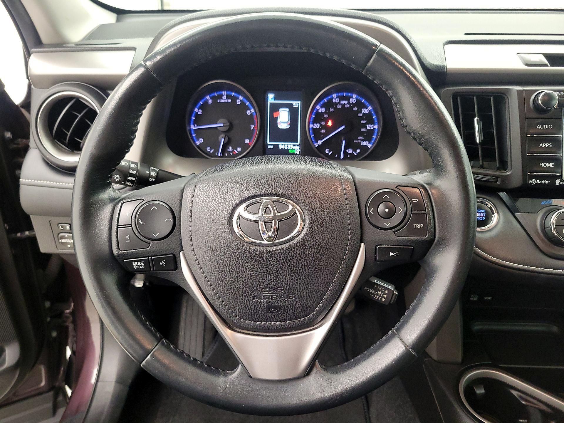 Thumbnail: 2018 Toyota RAV4 - 10