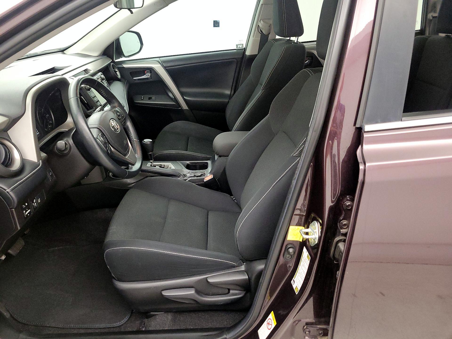Thumbnail: 2018 Toyota RAV4 - 11