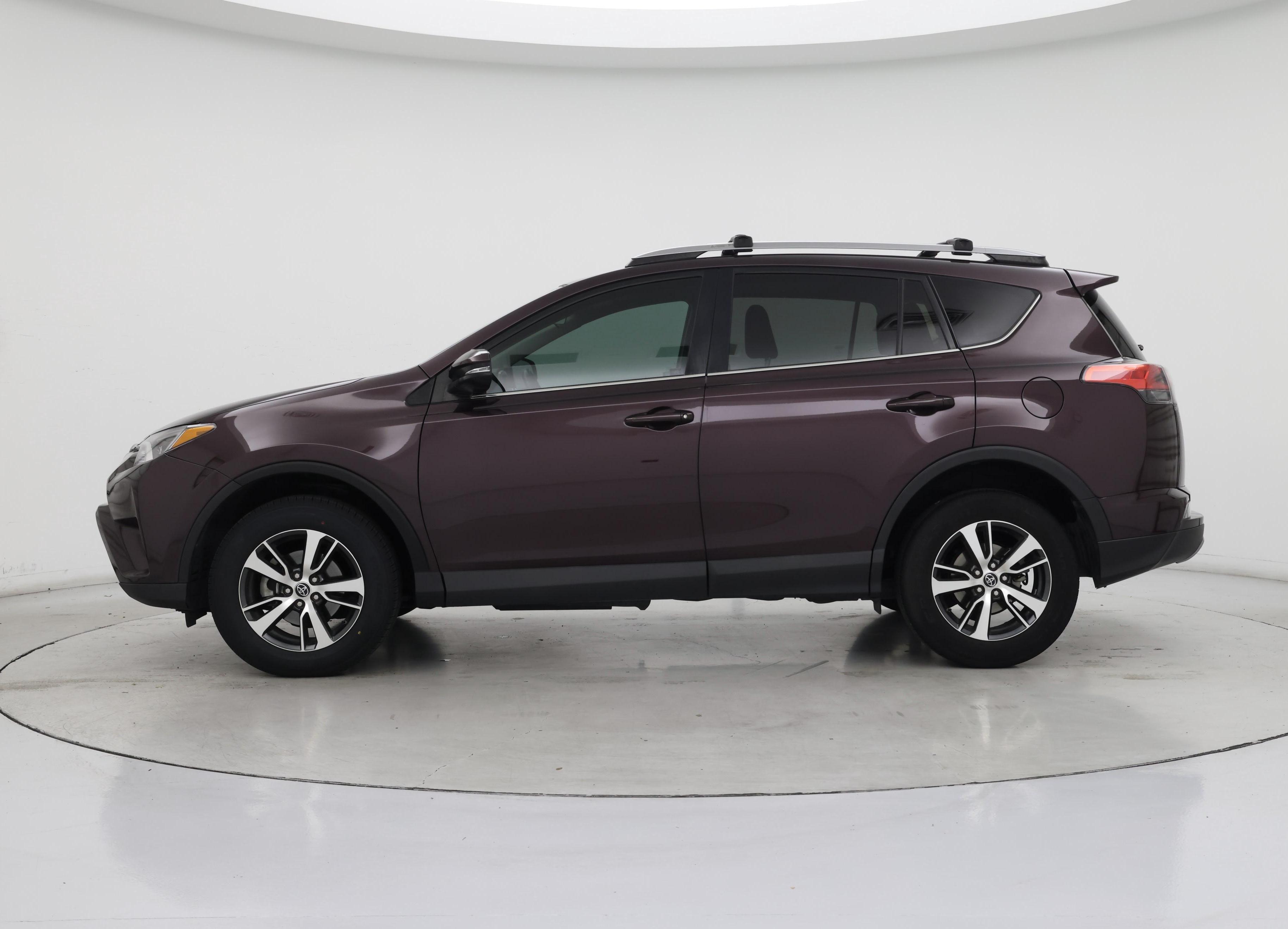 Thumbnail: 2018 Toyota RAV4 - 3