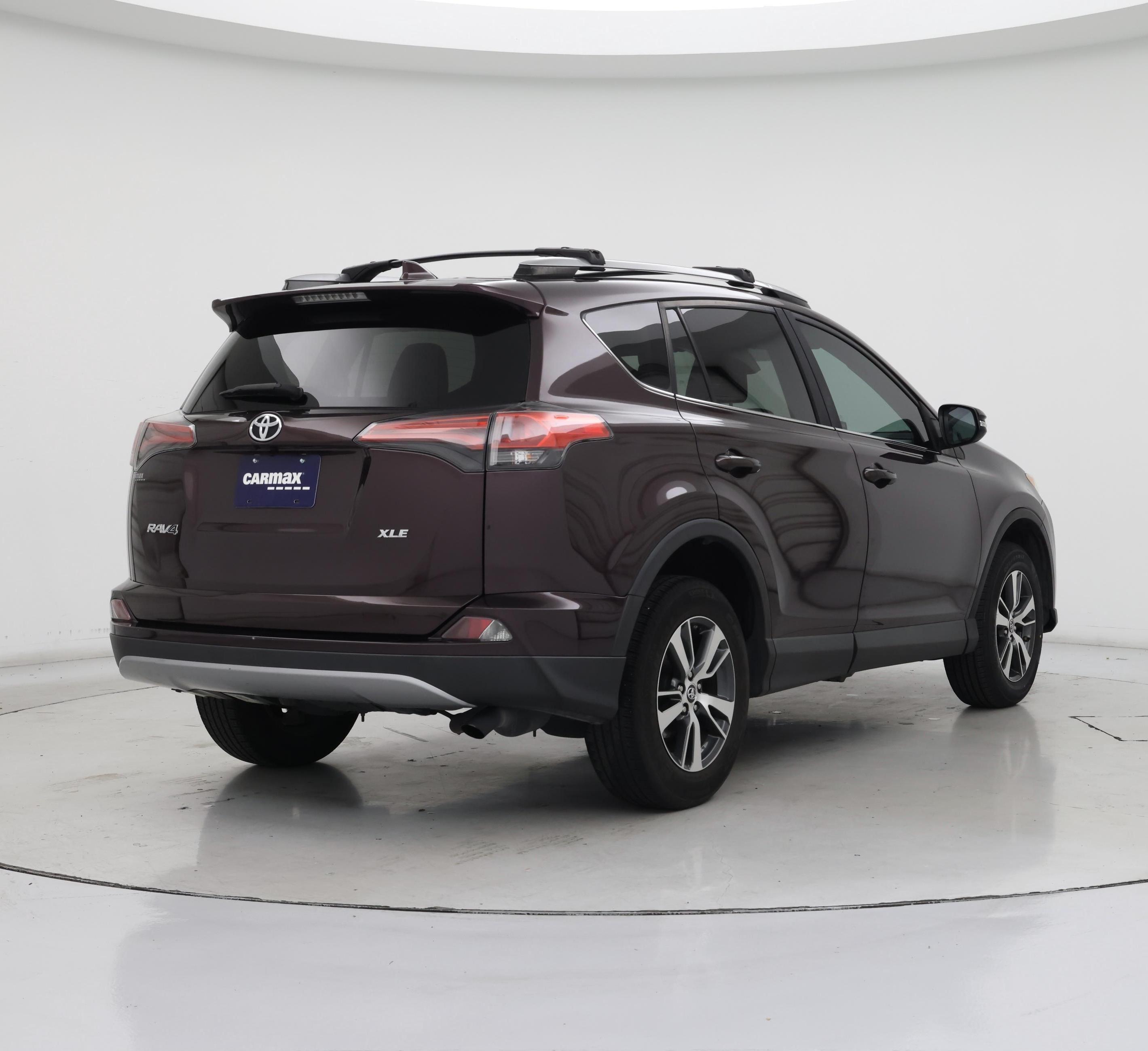 Thumbnail: 2018 Toyota RAV4 - 8