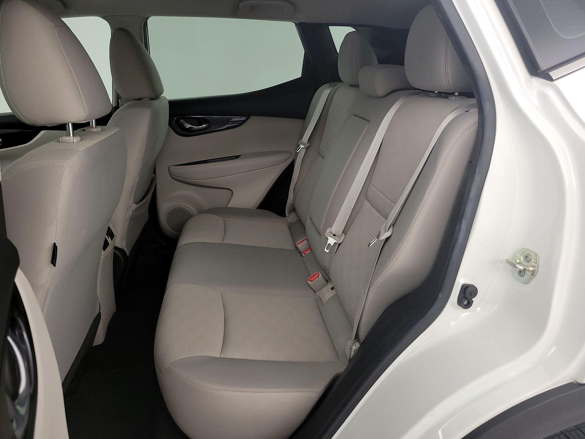 Thumbnail: 2019 Nissan Rogue Sport - 19