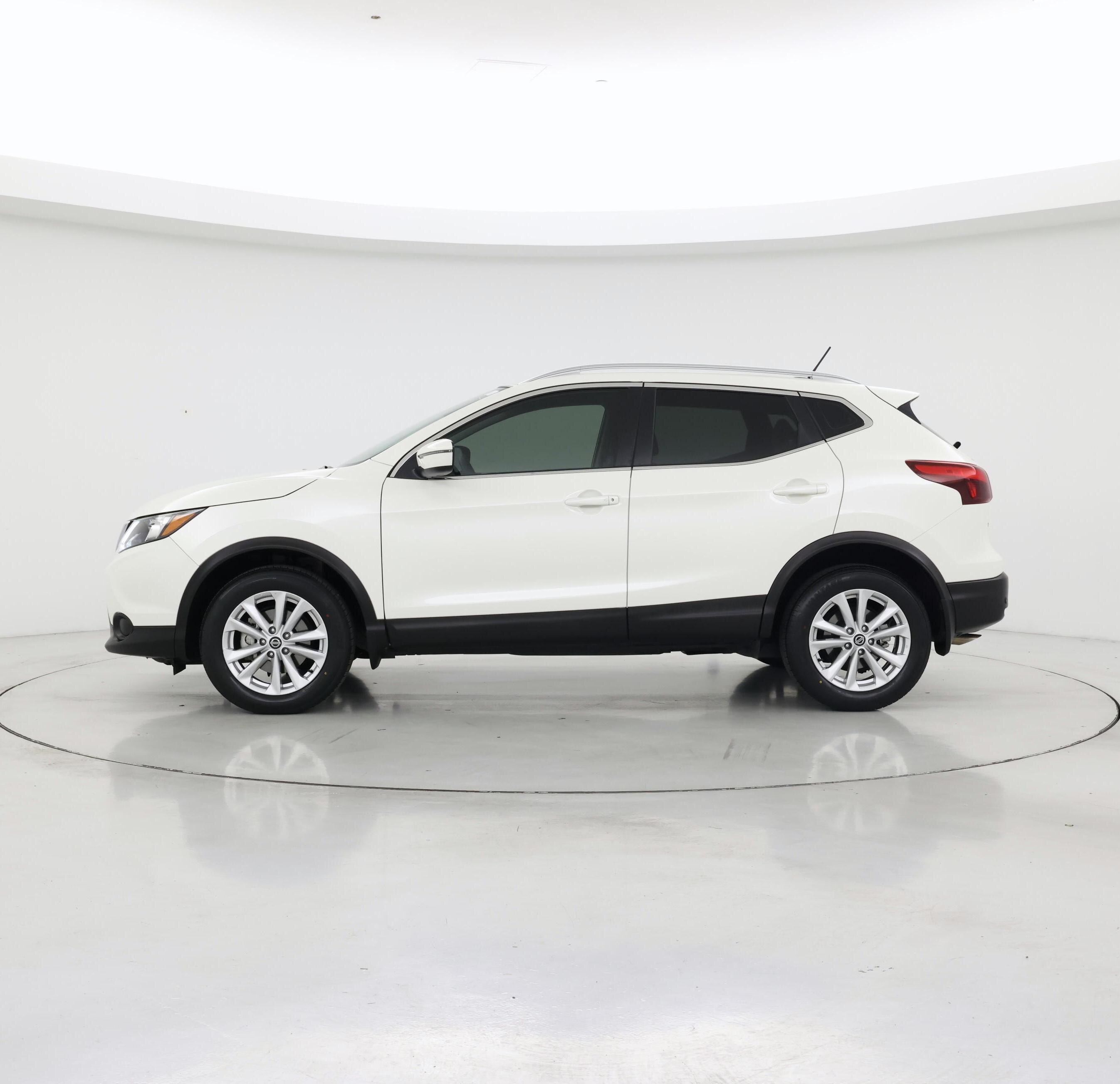 Thumbnail: 2019 Nissan Rogue Sport - 3