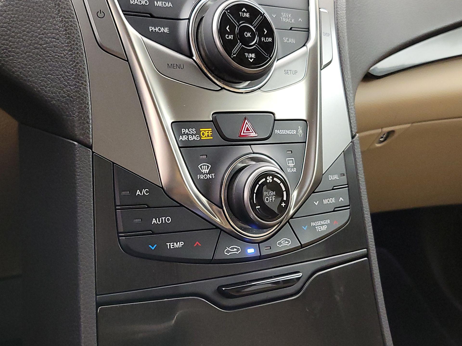 Thumbnail: 2014 Hyundai Azera - 16