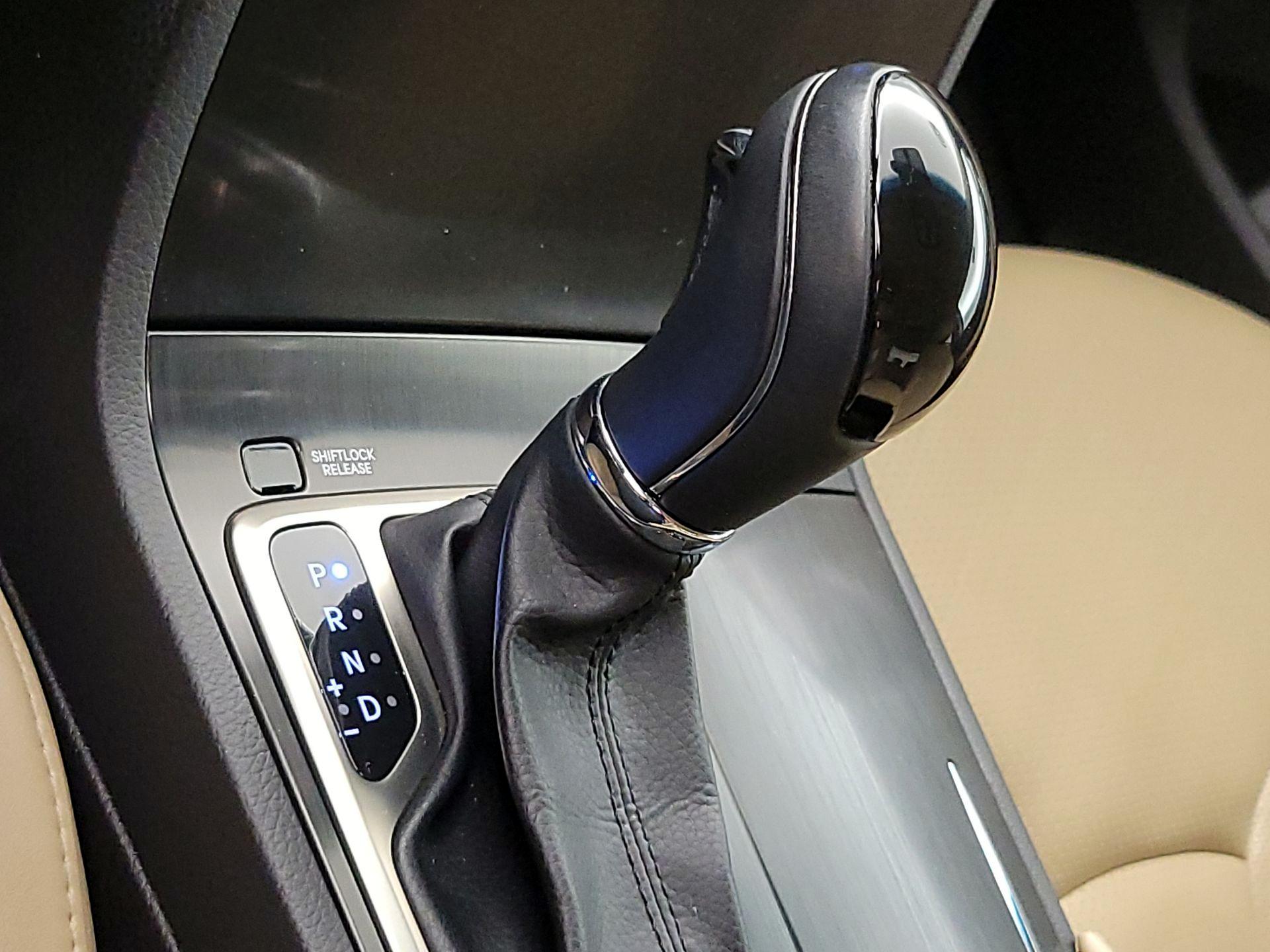 Thumbnail: 2014 Hyundai Azera - 17