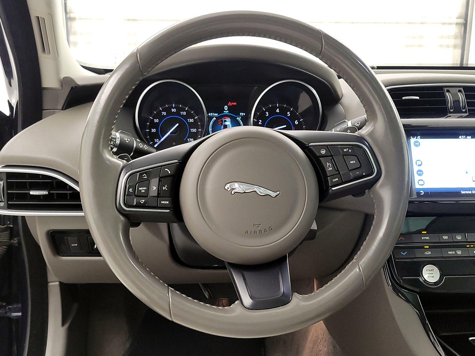 Thumbnail: 2017 Jaguar XE - 10