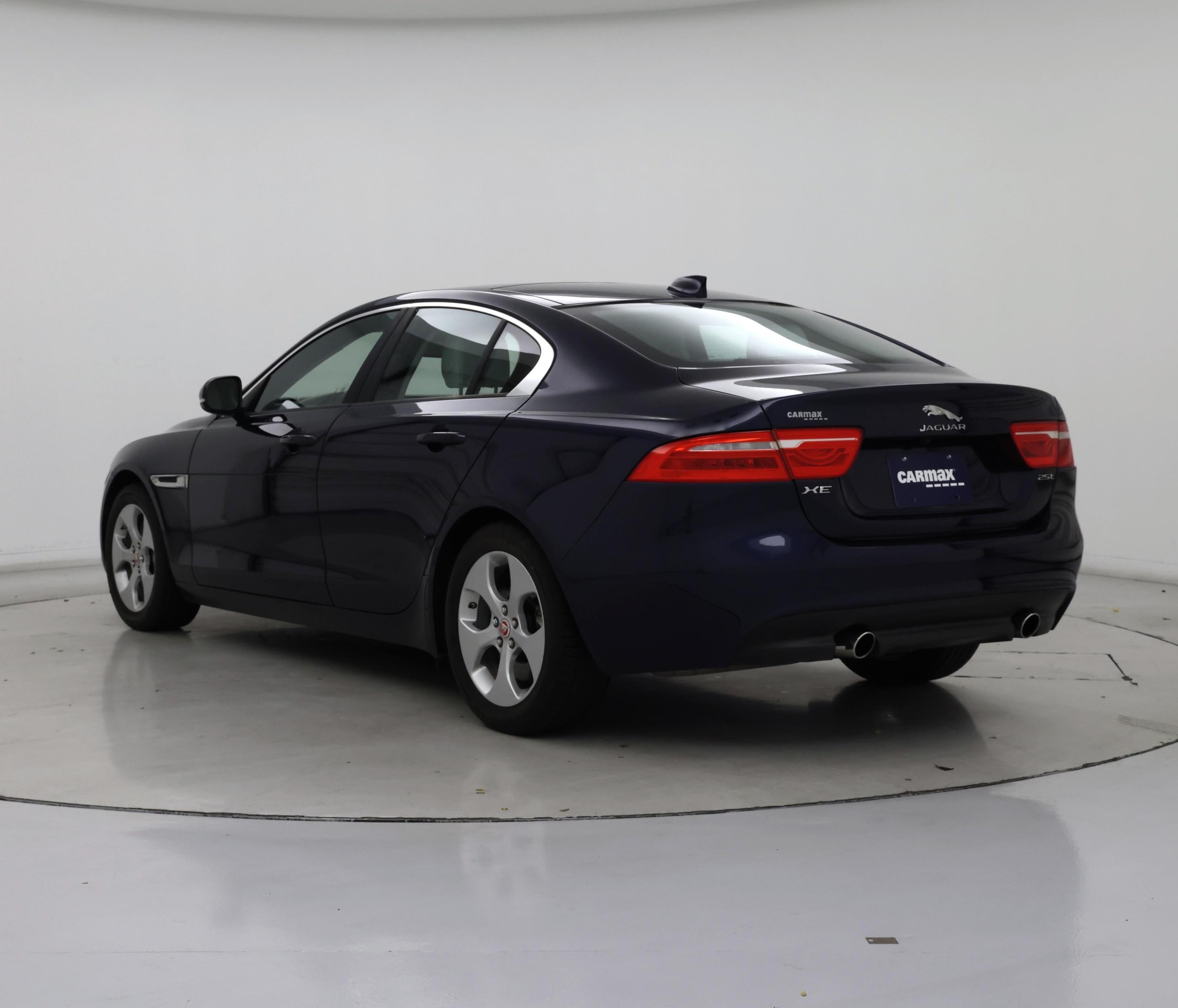 Thumbnail: 2017 Jaguar XE - 2