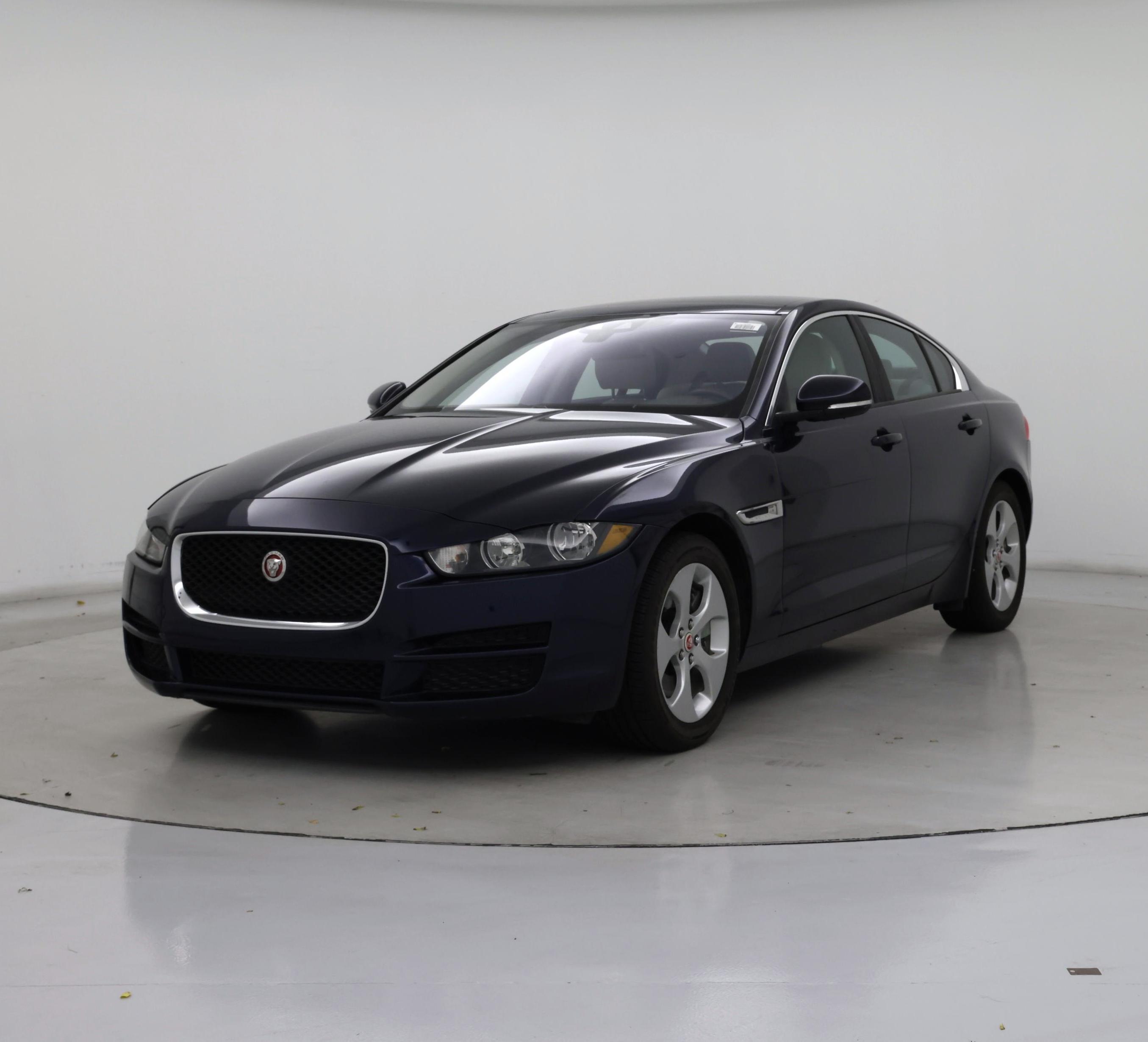 Thumbnail: 2017 Jaguar XE - 4