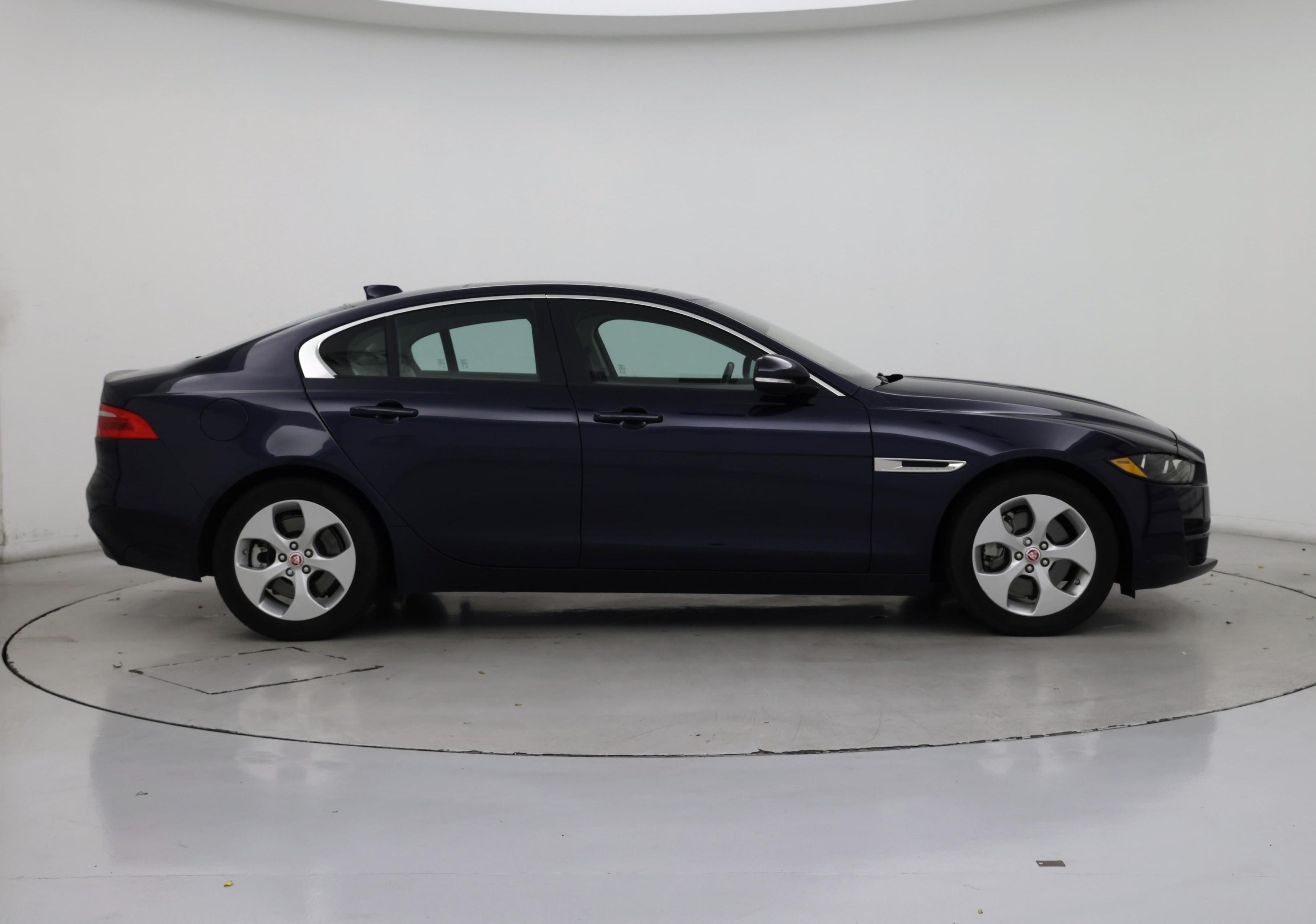 Thumbnail: 2017 Jaguar XE - 7