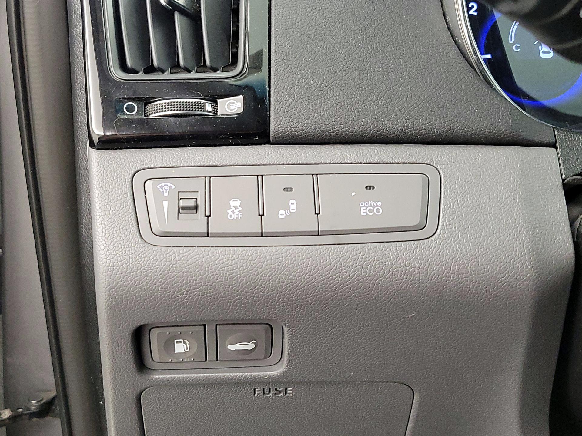 Thumbnail: 2014 Hyundai Sonata - 13