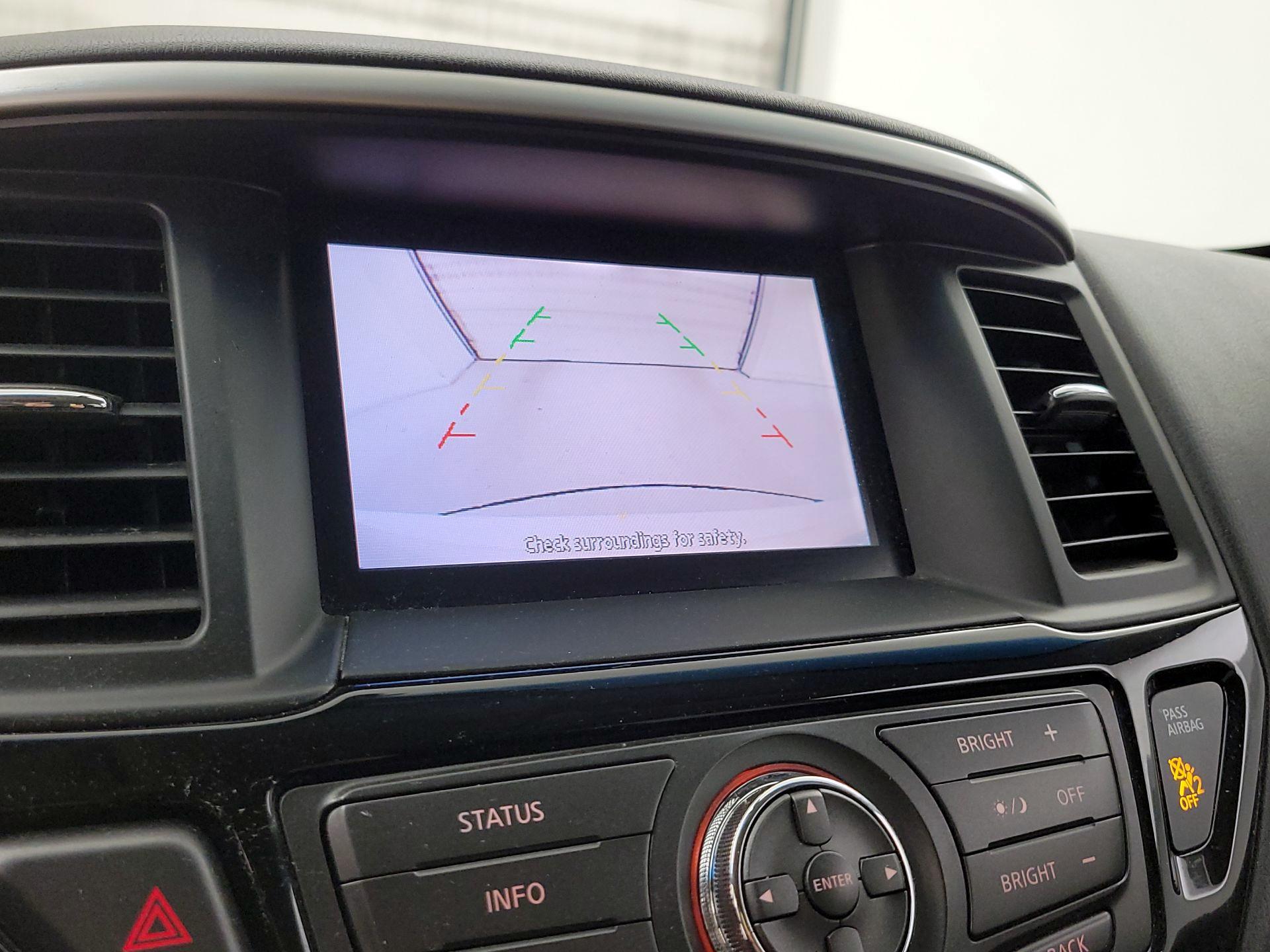 Thumbnail: 2015 Nissan Pathfinder - 13