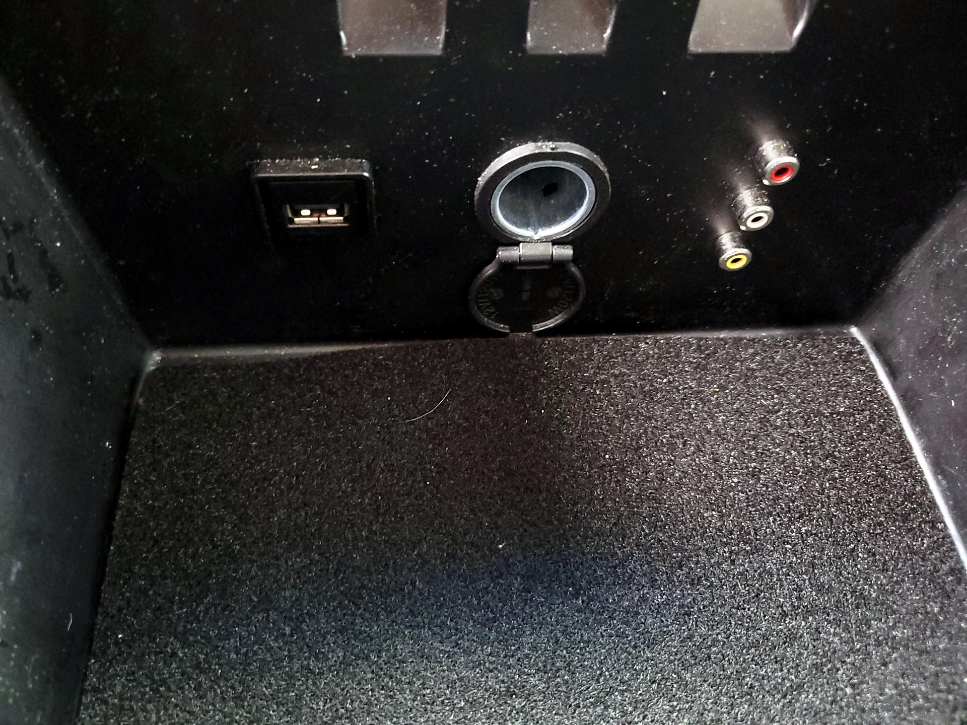 Thumbnail: 2015 Nissan Pathfinder - 17