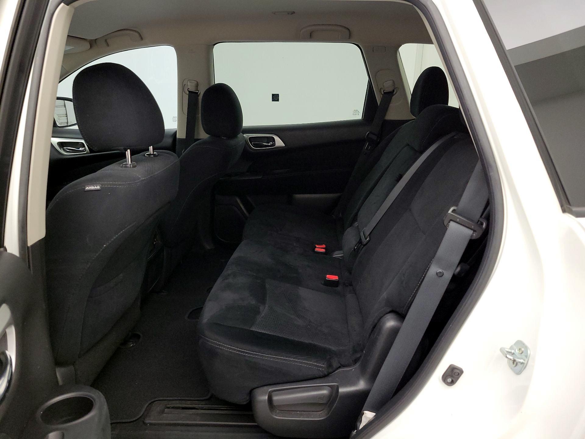 Thumbnail: 2015 Nissan Pathfinder - 18