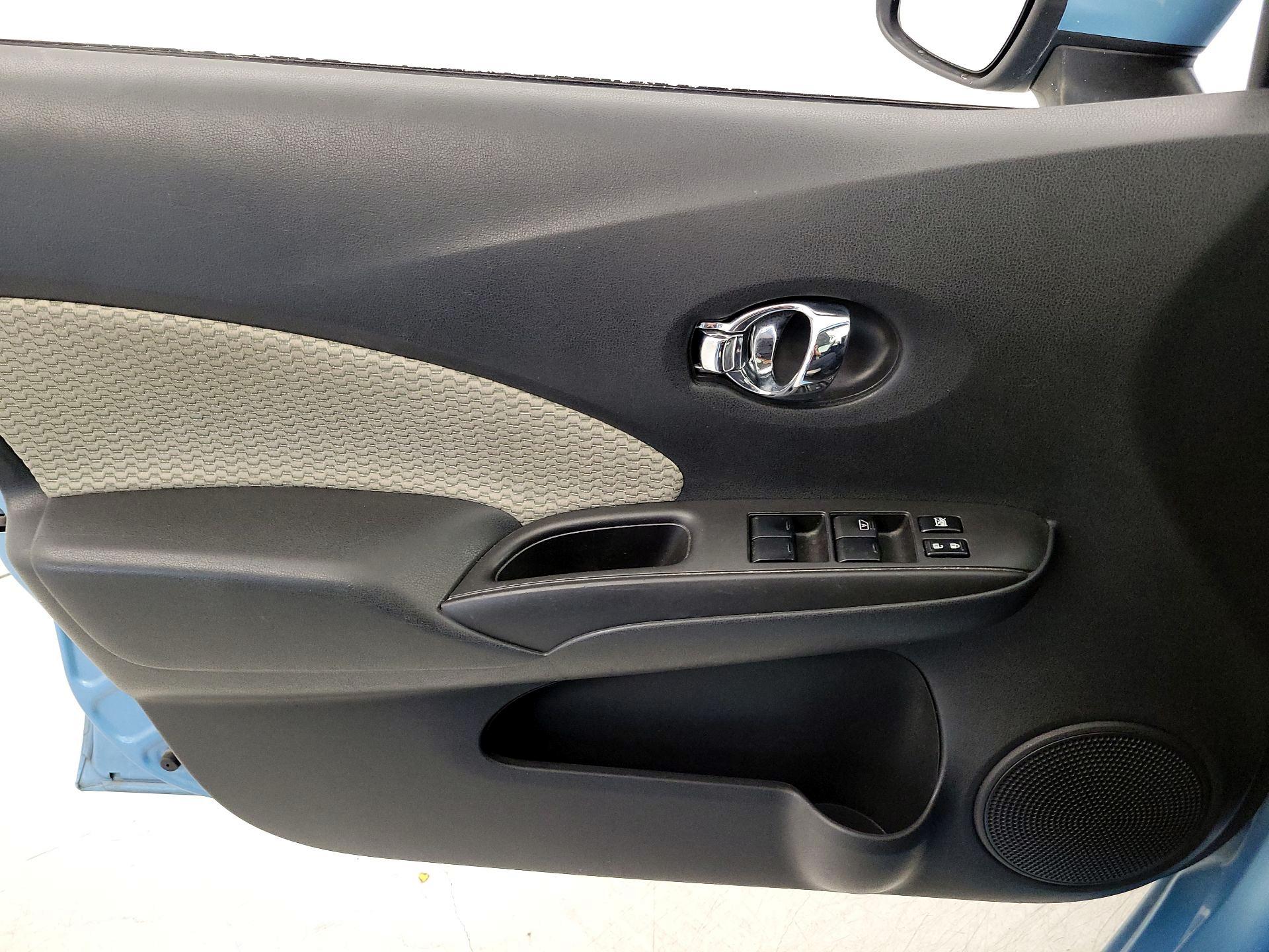 Thumbnail: 2015 Nissan Versa Note - 12