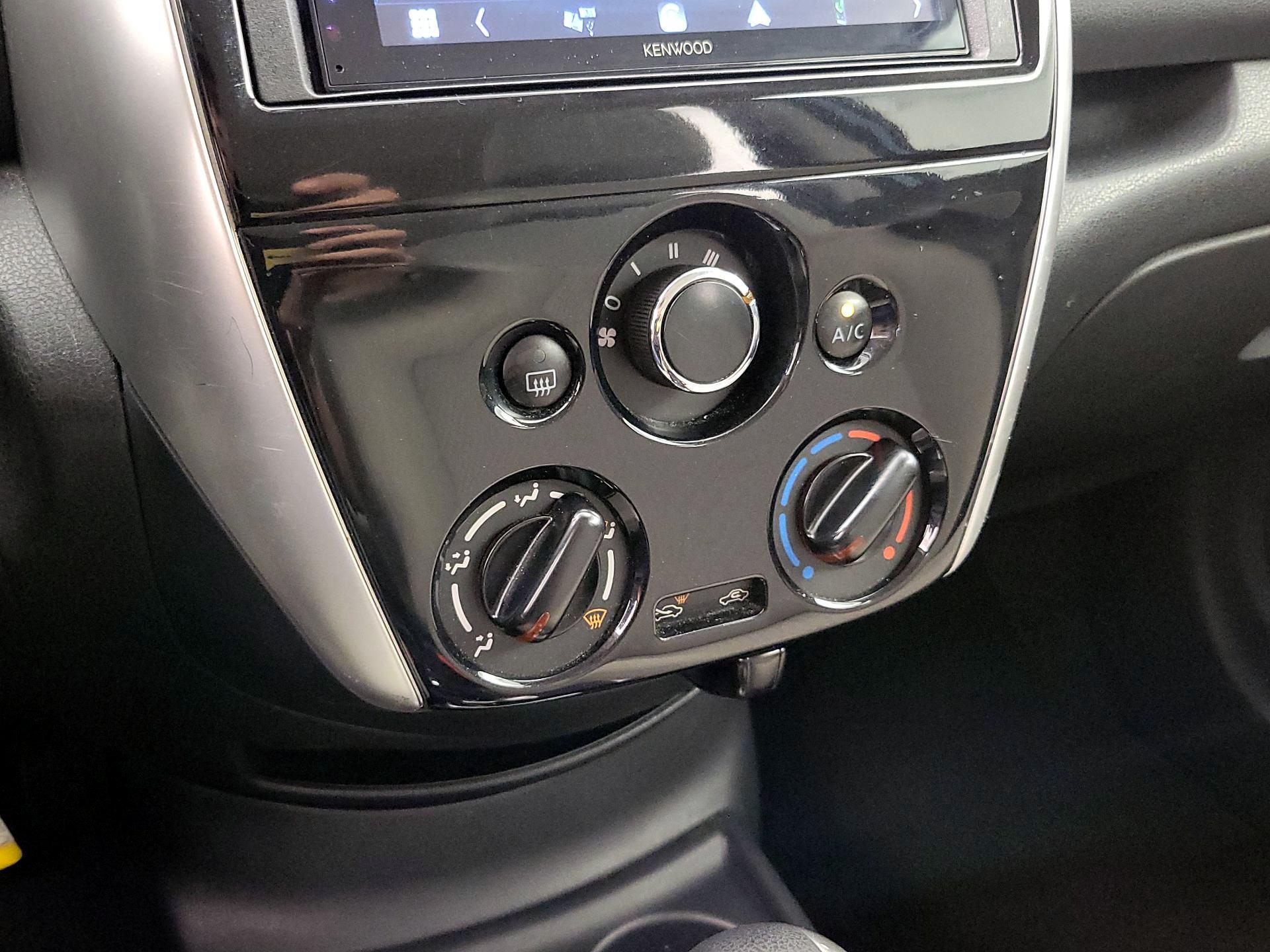 Thumbnail: 2015 Nissan Versa Note - 15