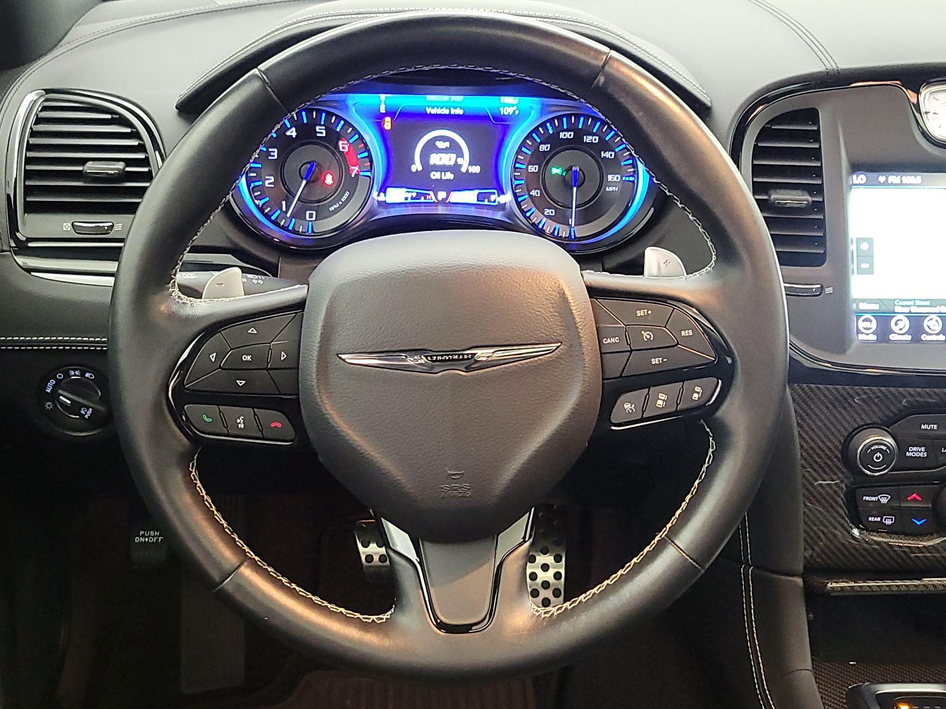 Thumbnail: 2023 Chrysler 300 - 10