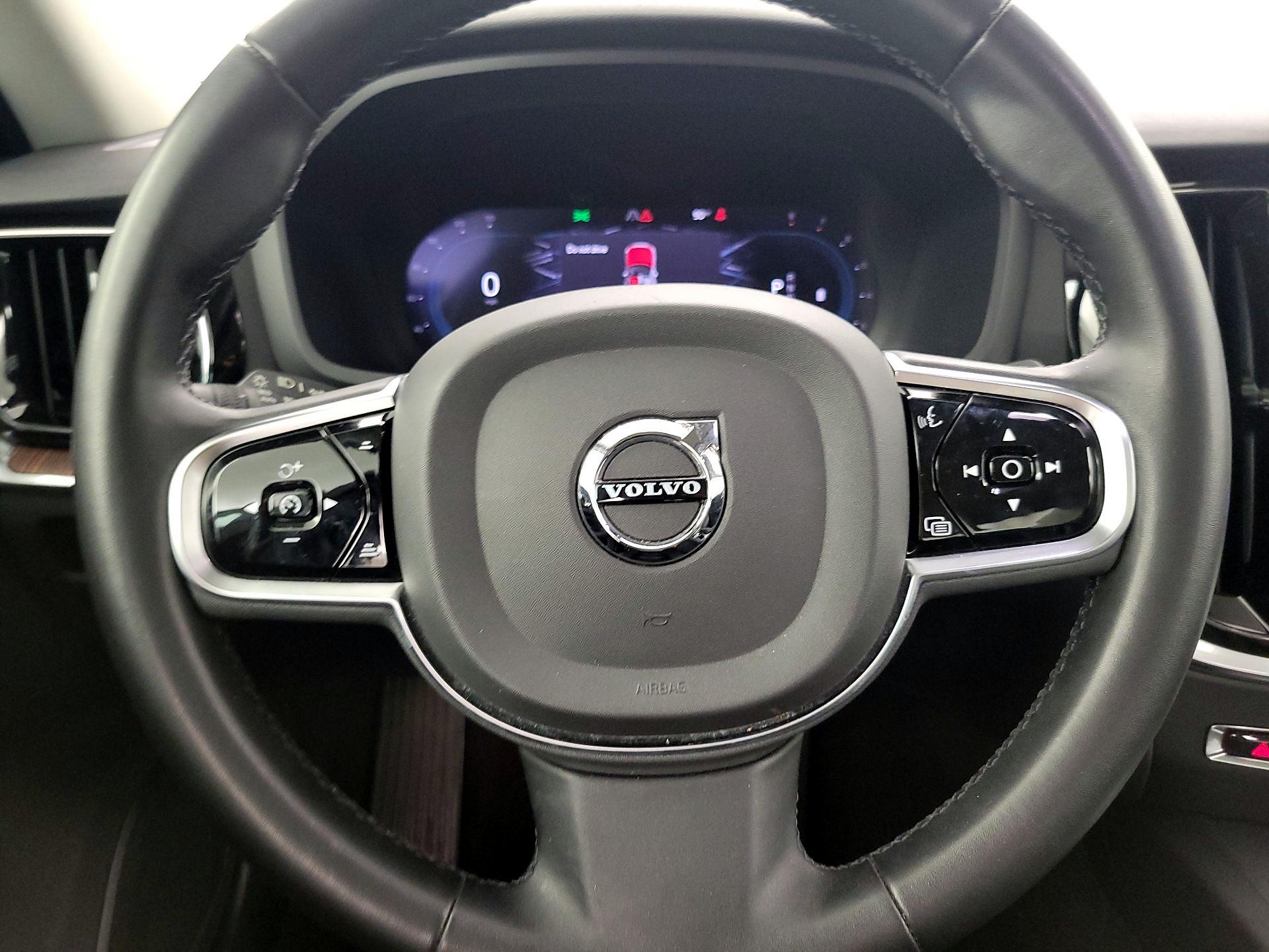 Thumbnail: 2024 Volvo S60 - 10