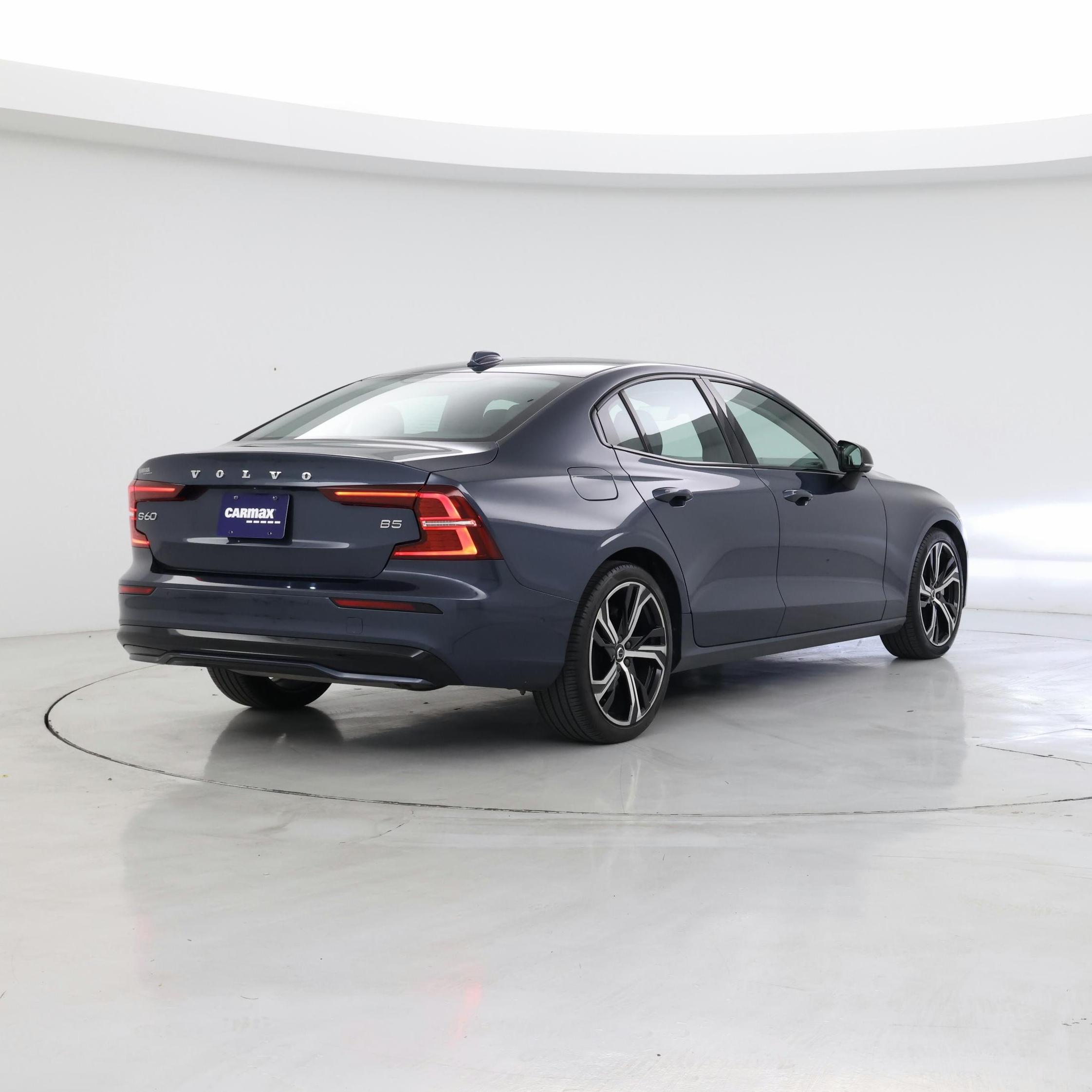 Thumbnail: 2024 Volvo S60 - 8