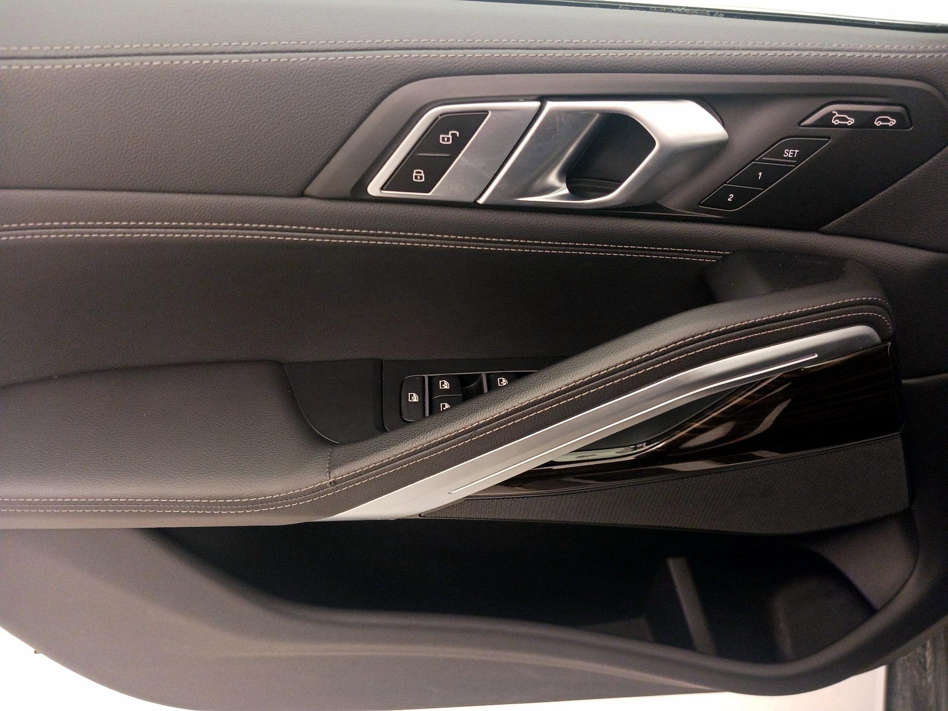 Thumbnail: 2021 BMW X6 - 12