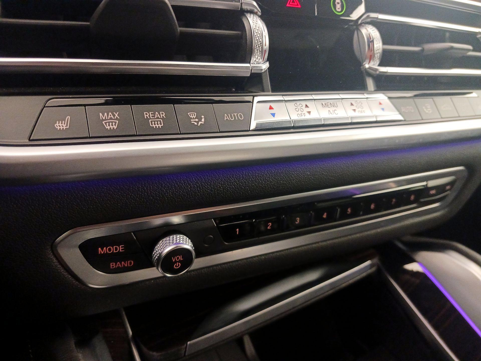 Thumbnail: 2021 BMW X6 - 16