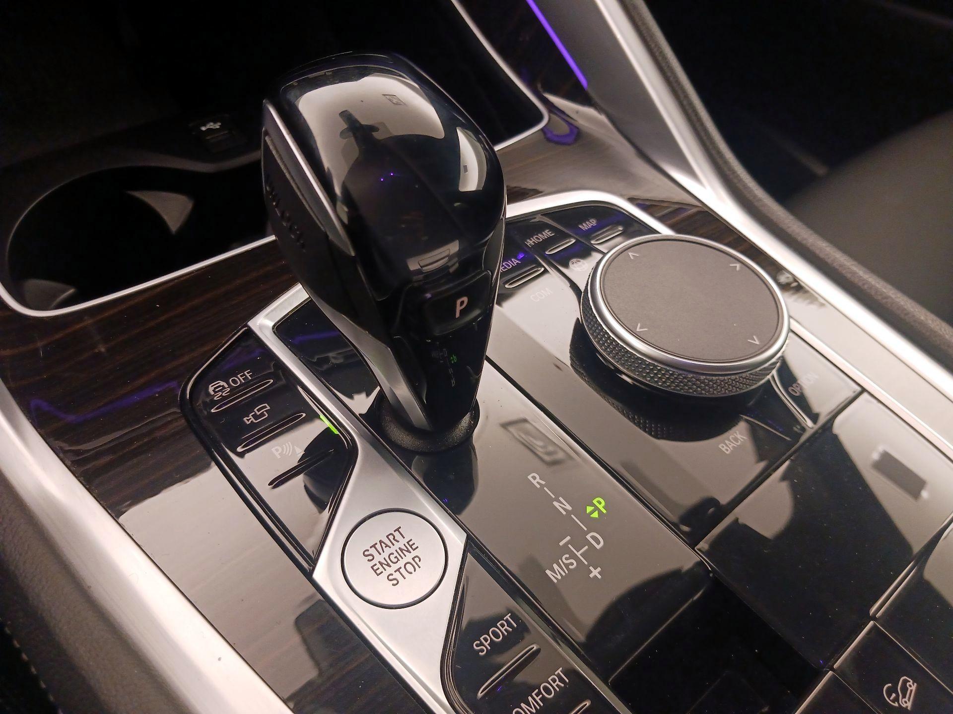 Thumbnail: 2021 BMW X6 - 17