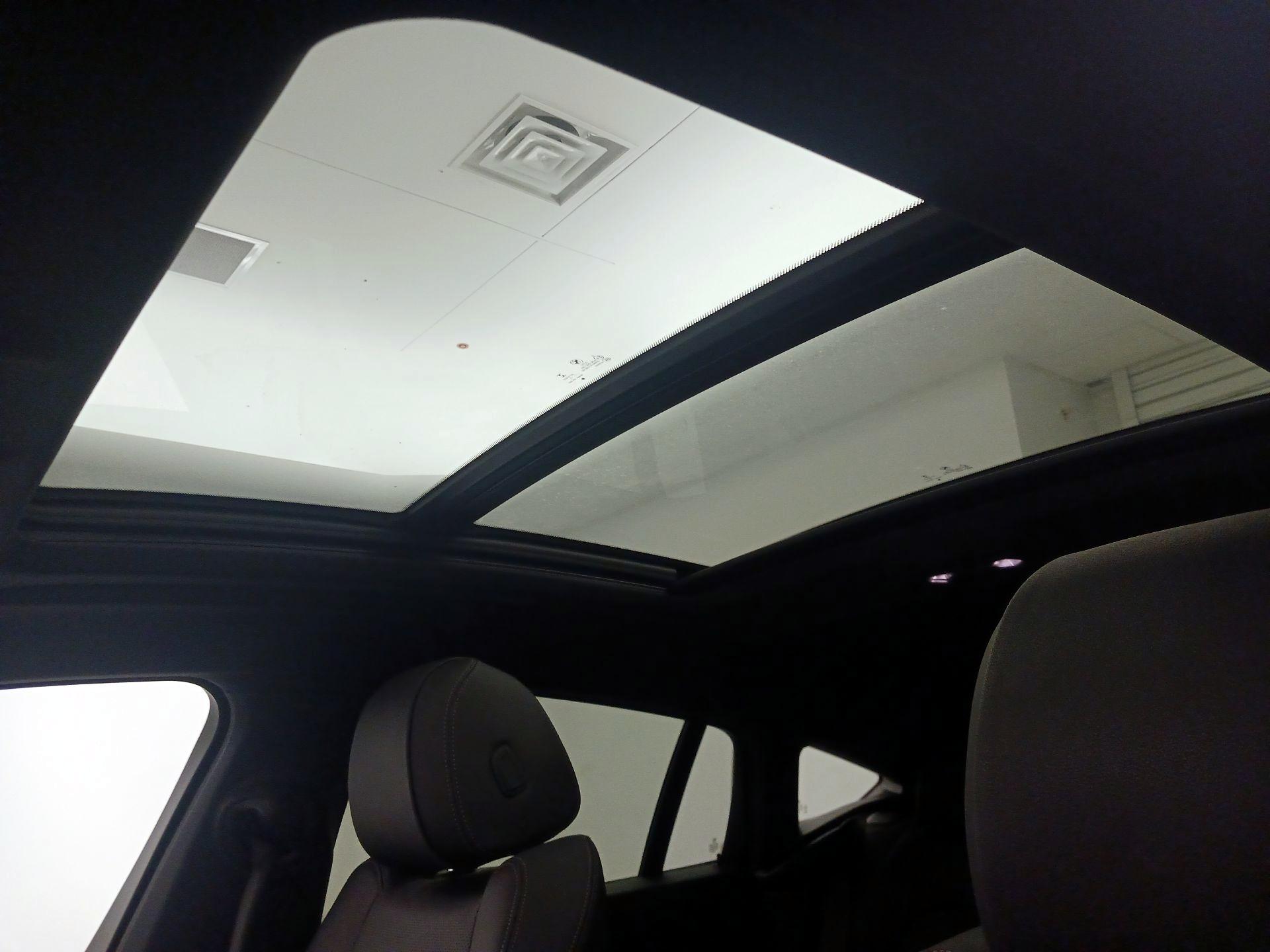 Thumbnail: 2021 BMW X6 - 18