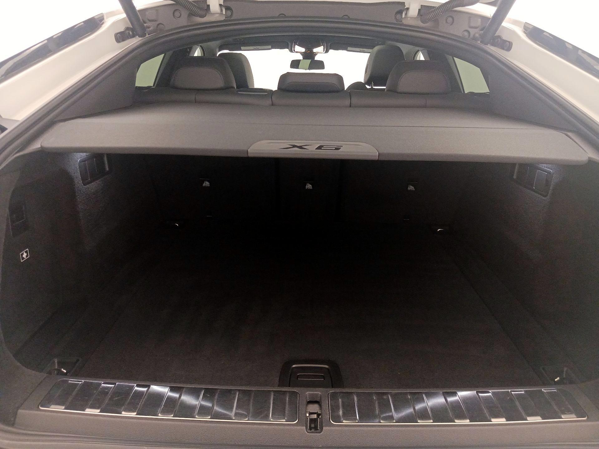 Thumbnail: 2021 BMW X6 - 20