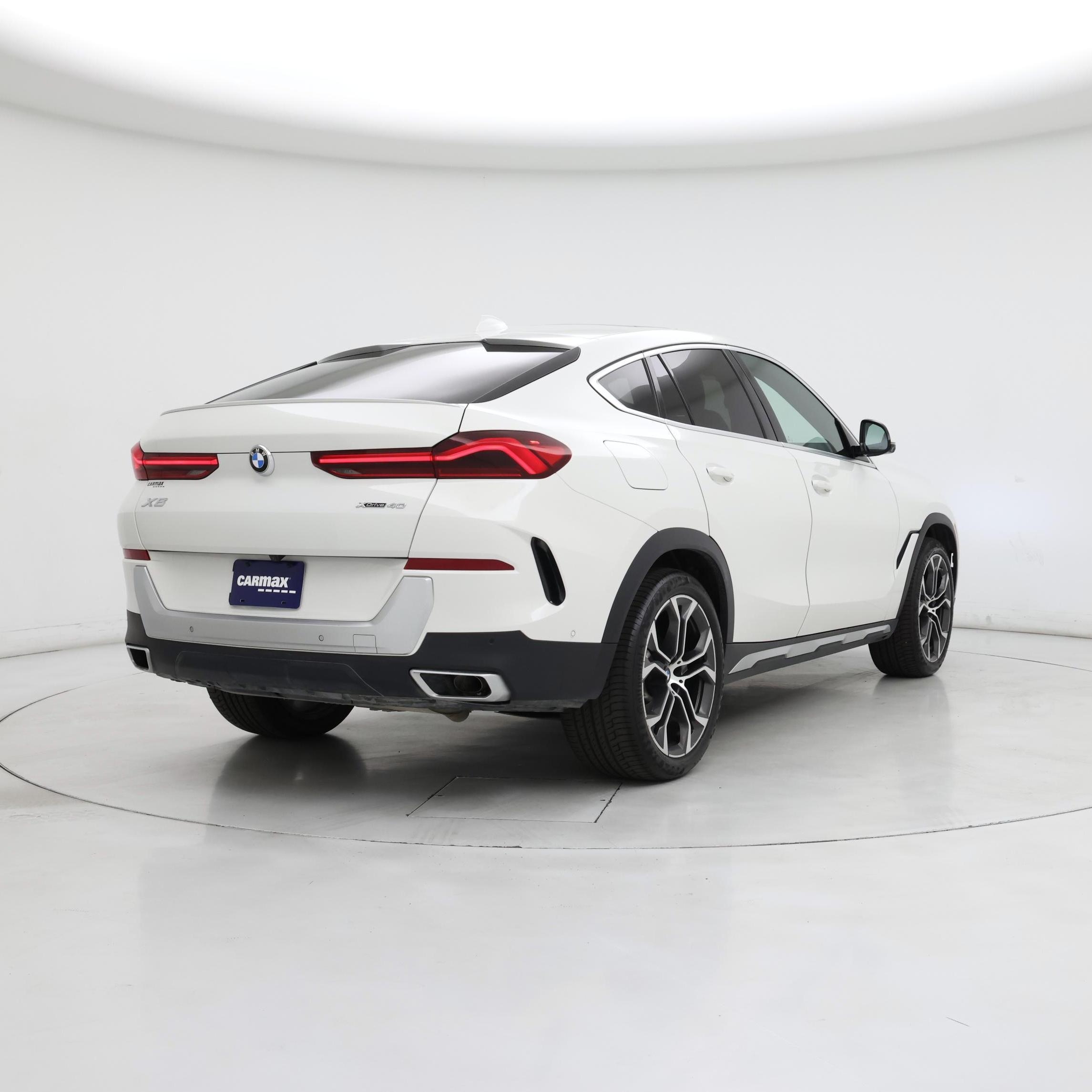 Thumbnail: 2021 BMW X6 - 8