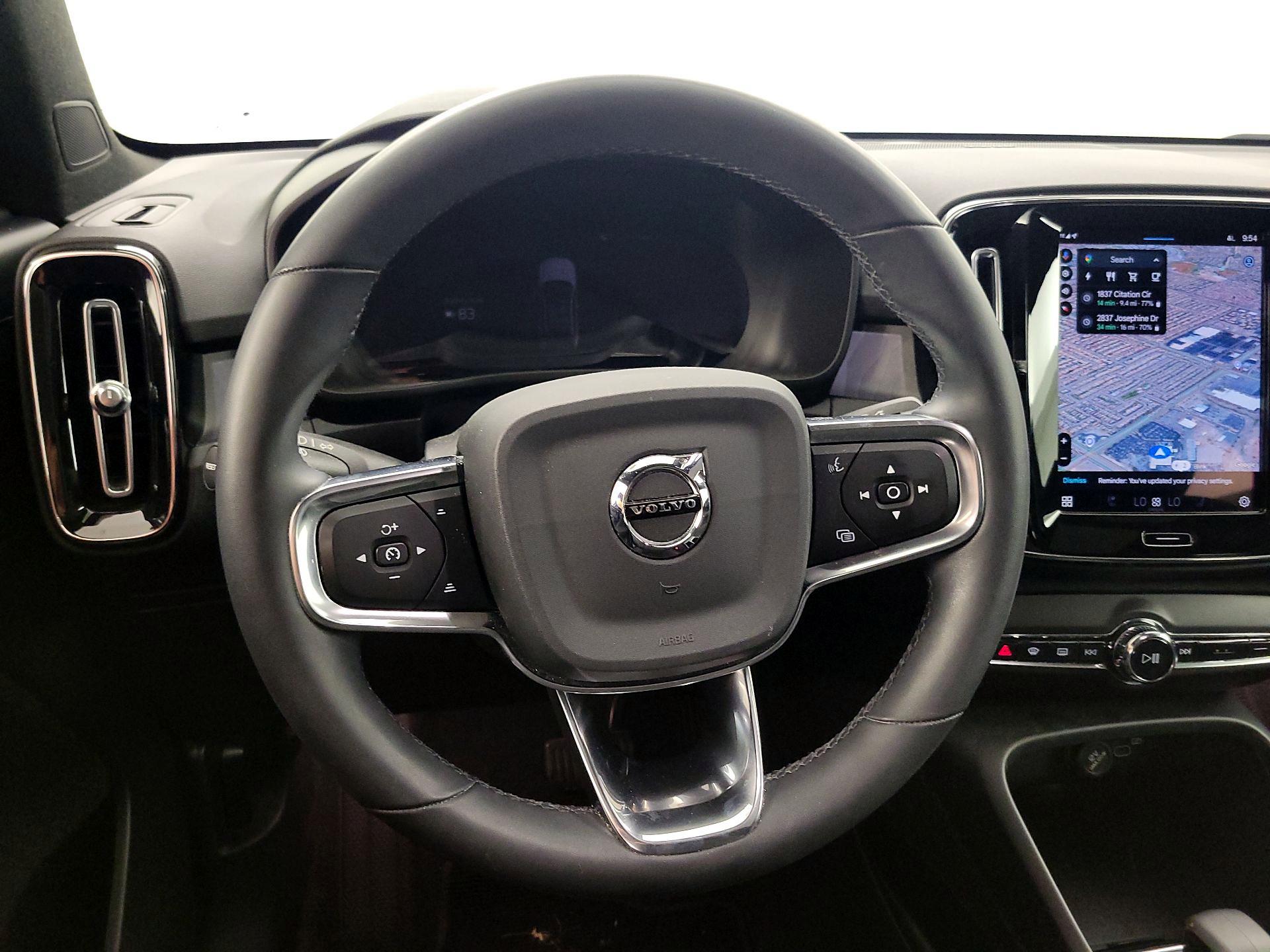 Thumbnail: 2022 Volvo C40 - 10