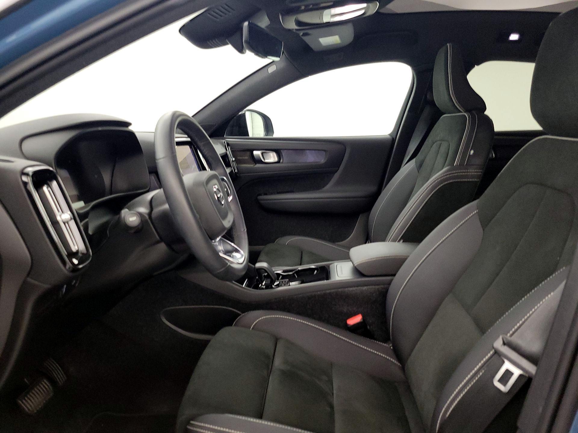 Thumbnail: 2022 Volvo C40 - 11