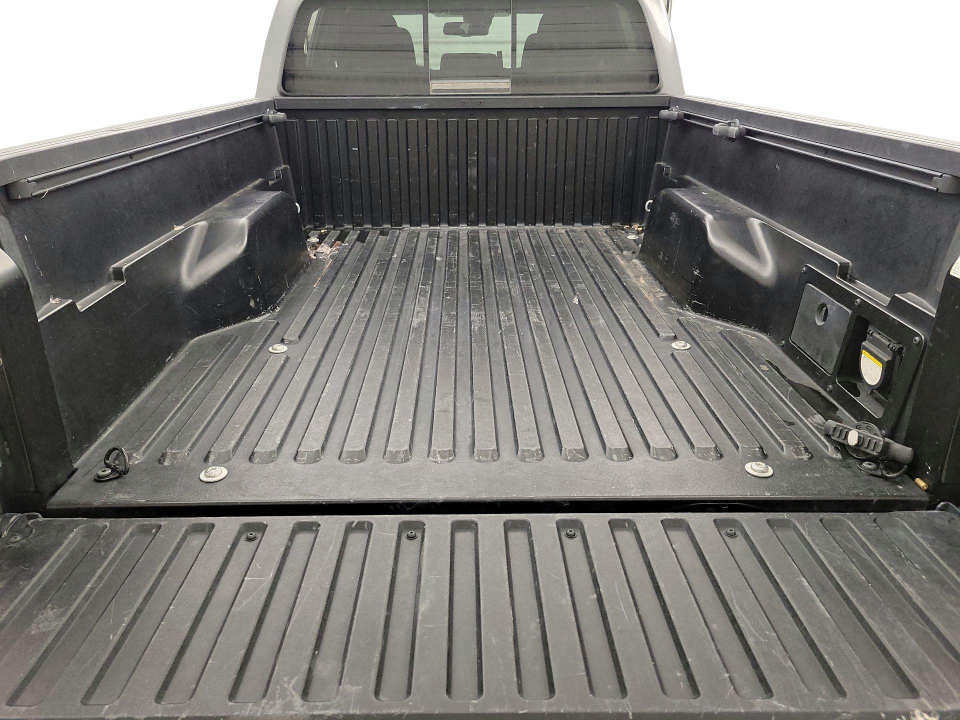Thumbnail: 2021 Toyota Tacoma - 20